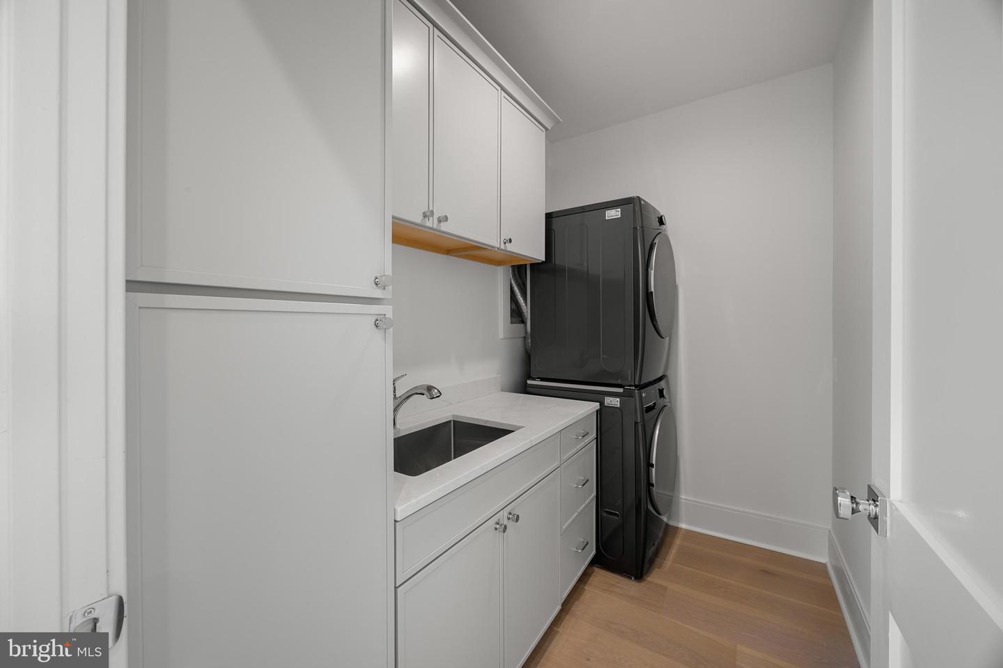 227 S UNION ST, ALEXANDRIA, Virginia 22314, 4 Bedrooms Bedrooms, ,4 BathroomsBathrooms,Residential,For sale,227 S UNION ST,VAAX2044568 MLS # VAAX2044568