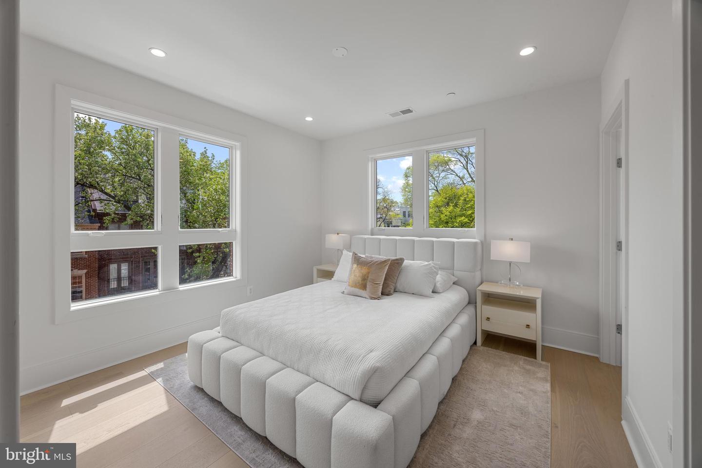 227 S UNION ST, ALEXANDRIA, Virginia 22314, 4 Bedrooms Bedrooms, ,4 BathroomsBathrooms,Residential,For sale,227 S UNION ST,VAAX2044568 MLS # VAAX2044568