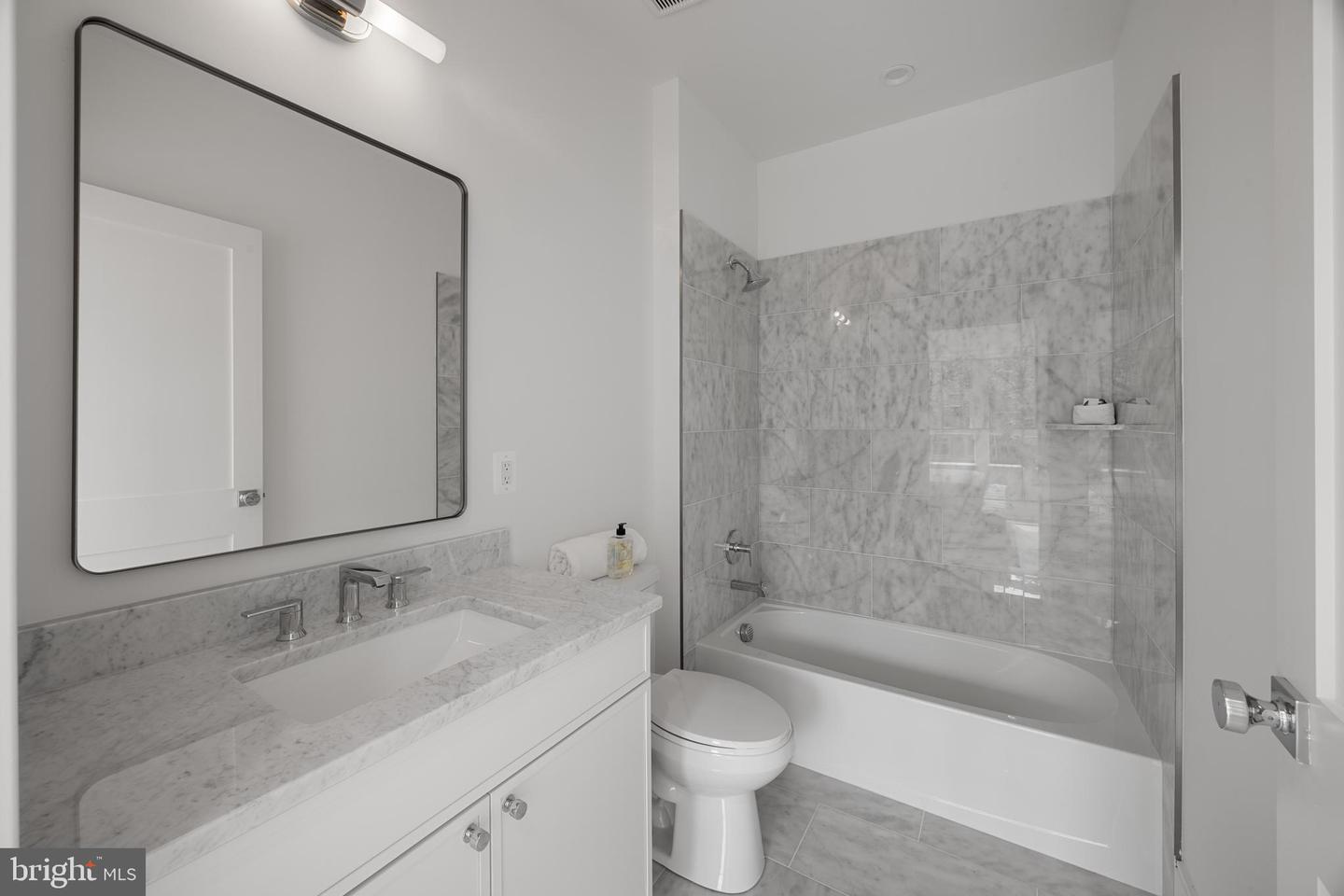 227 S UNION ST, ALEXANDRIA, Virginia 22314, 4 Bedrooms Bedrooms, ,4 BathroomsBathrooms,Residential,For sale,227 S UNION ST,VAAX2044568 MLS # VAAX2044568