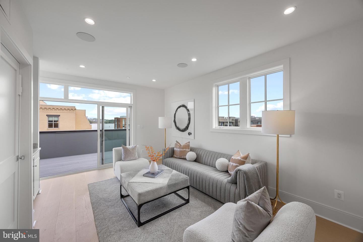 227 S UNION ST, ALEXANDRIA, Virginia 22314, 4 Bedrooms Bedrooms, ,4 BathroomsBathrooms,Residential,For sale,227 S UNION ST,VAAX2044568 MLS # VAAX2044568