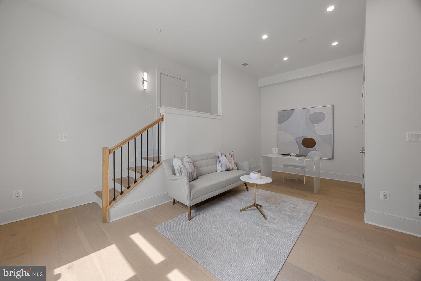 227 S UNION ST, ALEXANDRIA, Virginia 22314, 4 Bedrooms Bedrooms, ,4 BathroomsBathrooms,Residential,For sale,227 S UNION ST,VAAX2044568 MLS # VAAX2044568