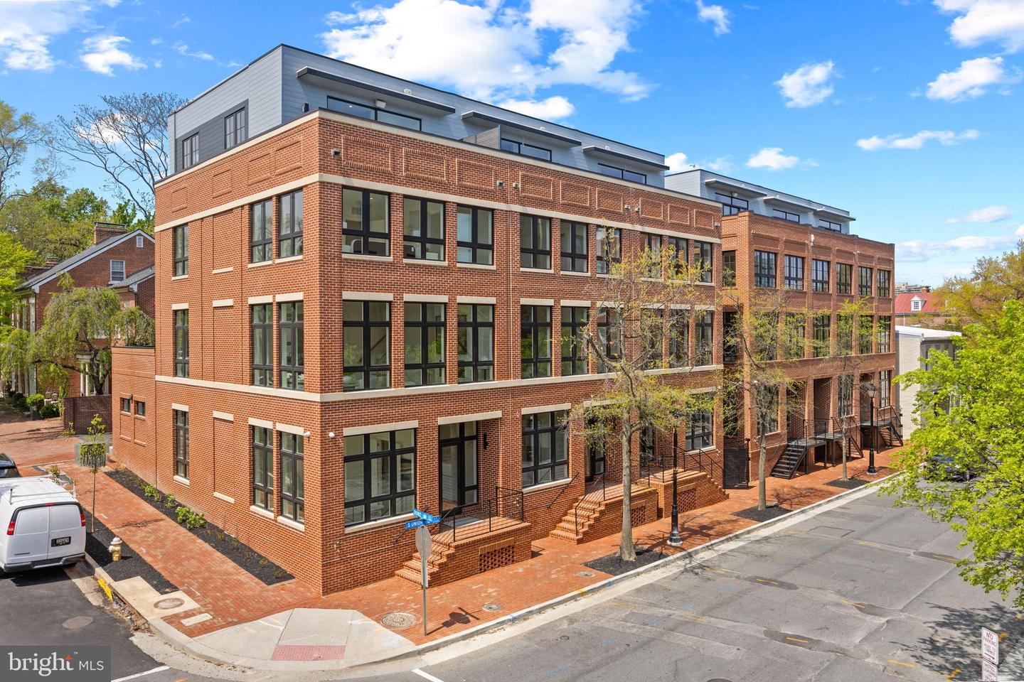 227 S UNION ST, ALEXANDRIA, Virginia 22314, 4 Bedrooms Bedrooms, ,4 BathroomsBathrooms,Residential,For sale,227 S UNION ST,VAAX2044568 MLS # VAAX2044568