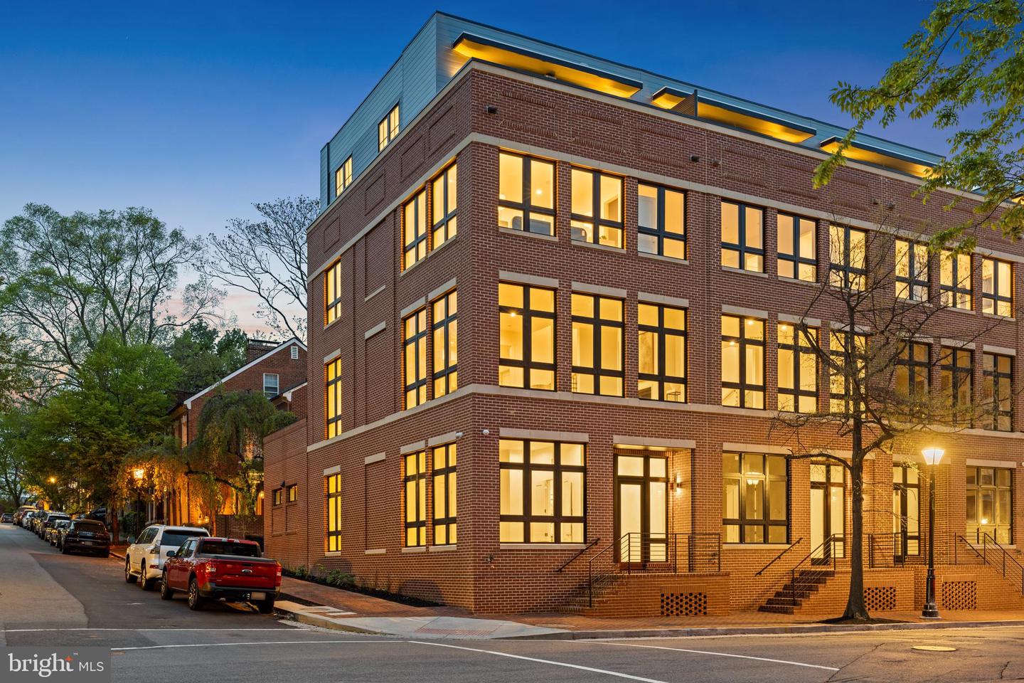 227 S UNION ST, ALEXANDRIA, Virginia 22314, 4 Bedrooms Bedrooms, ,4 BathroomsBathrooms,Residential,For sale,227 S UNION ST,VAAX2044568 MLS # VAAX2044568