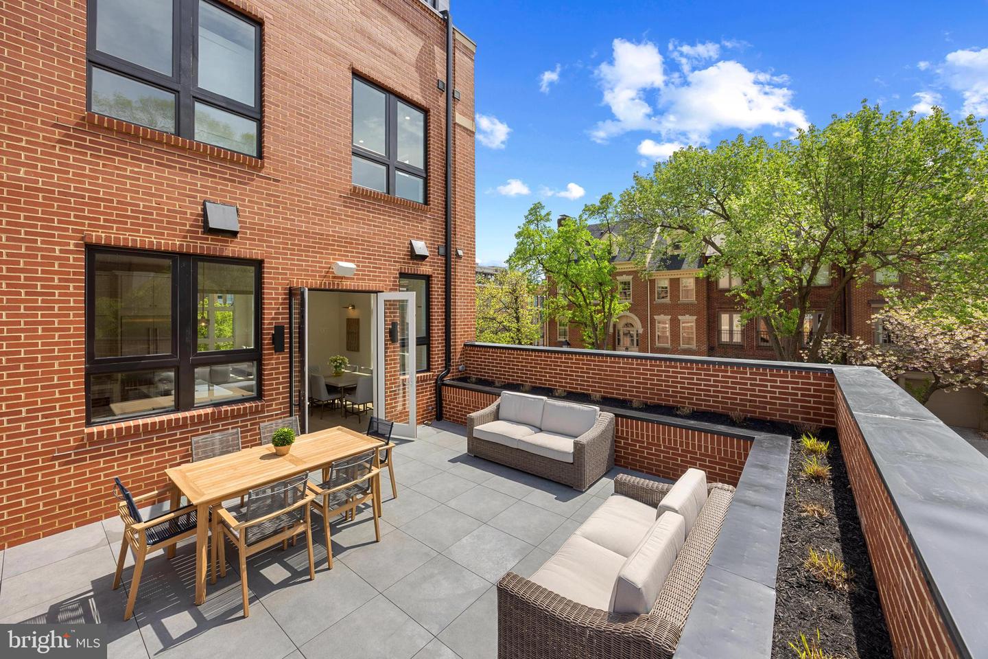 227 S UNION ST, ALEXANDRIA, Virginia 22314, 4 Bedrooms Bedrooms, ,4 BathroomsBathrooms,Residential,For sale,227 S UNION ST,VAAX2044568 MLS # VAAX2044568