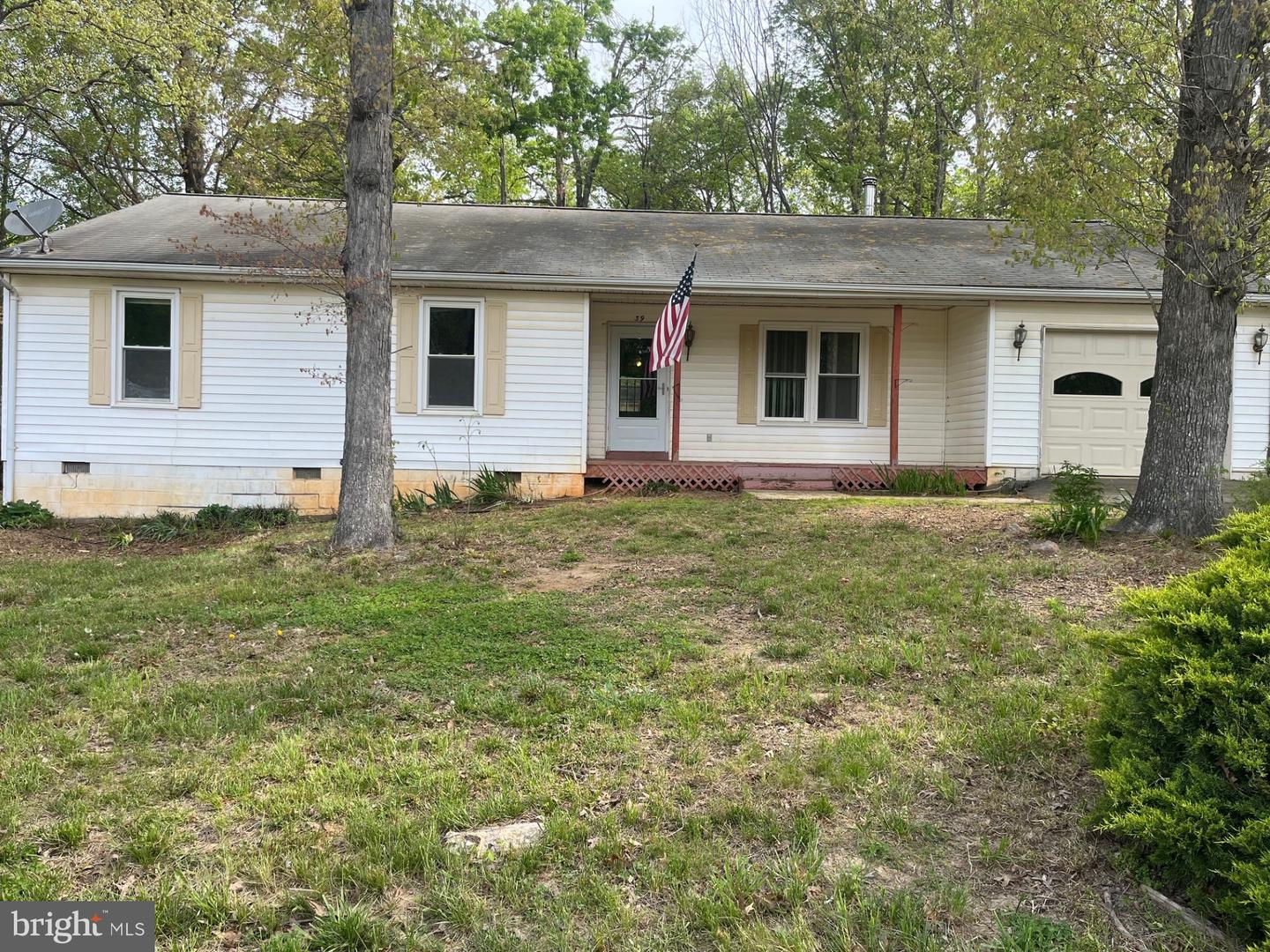 39 HIDDEN LAKE DR, STAFFORD, Virginia 22556, 3 Bedrooms Bedrooms, ,2 BathroomsBathrooms,Residential,For sale,39 HIDDEN LAKE DR,VAST2038270 MLS # VAST2038270