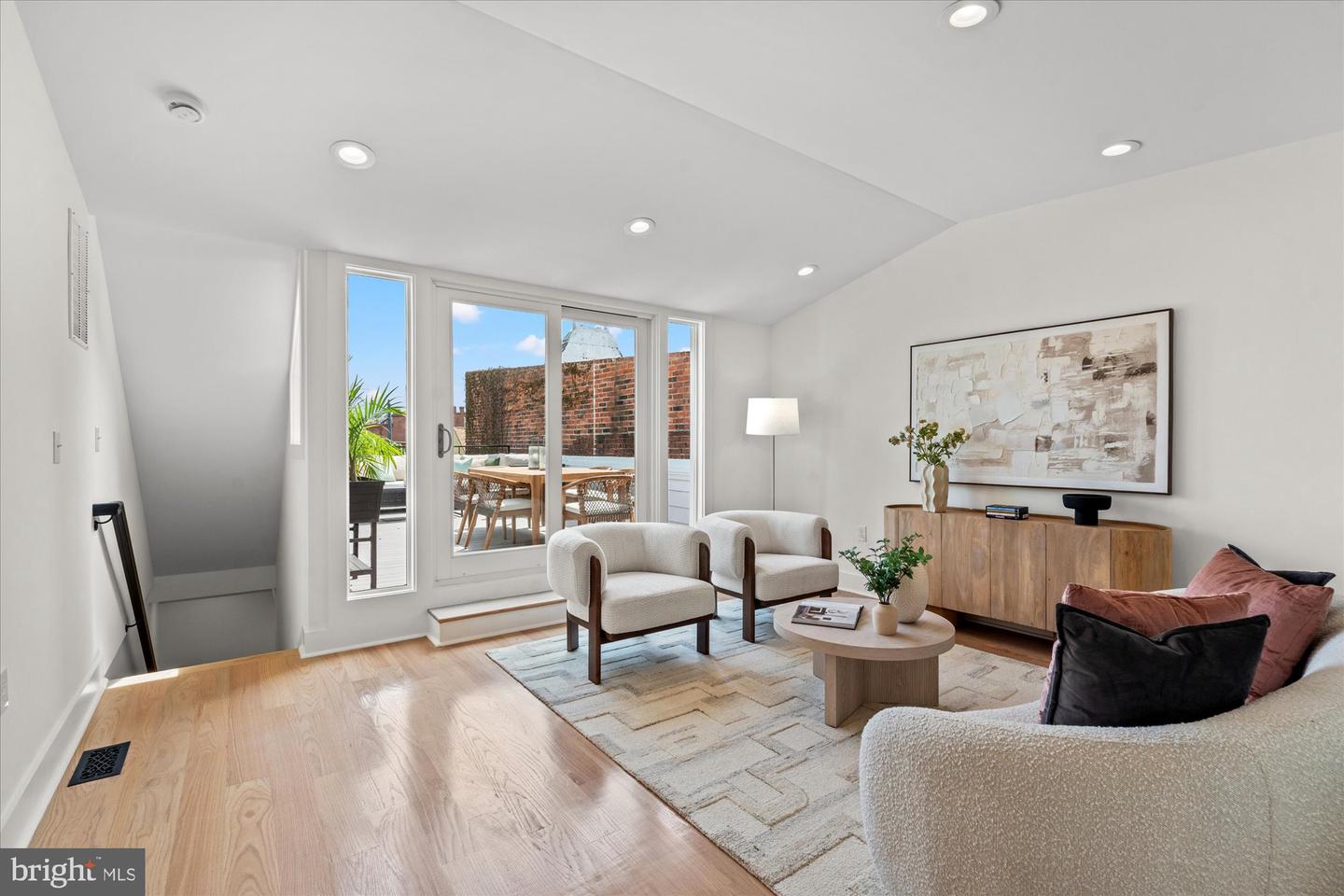 1708-1/2 10TH ST NW, WASHINGTON, District Of Columbia 20001, 3 Bedrooms Bedrooms, ,3 BathroomsBathrooms,Residential,For sale,1708-1/2 10TH ST NW,DCDC2197934 MLS # DCDC2197934