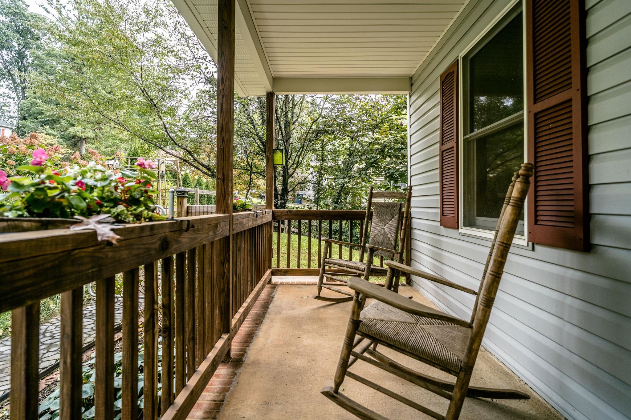 1033 BRIDLE CT, HARRISONBURG, Virginia 22801, 3 Bedrooms Bedrooms, ,2 BathroomsBathrooms,Residential,1033 BRIDLE CT,657178 MLS # 657178