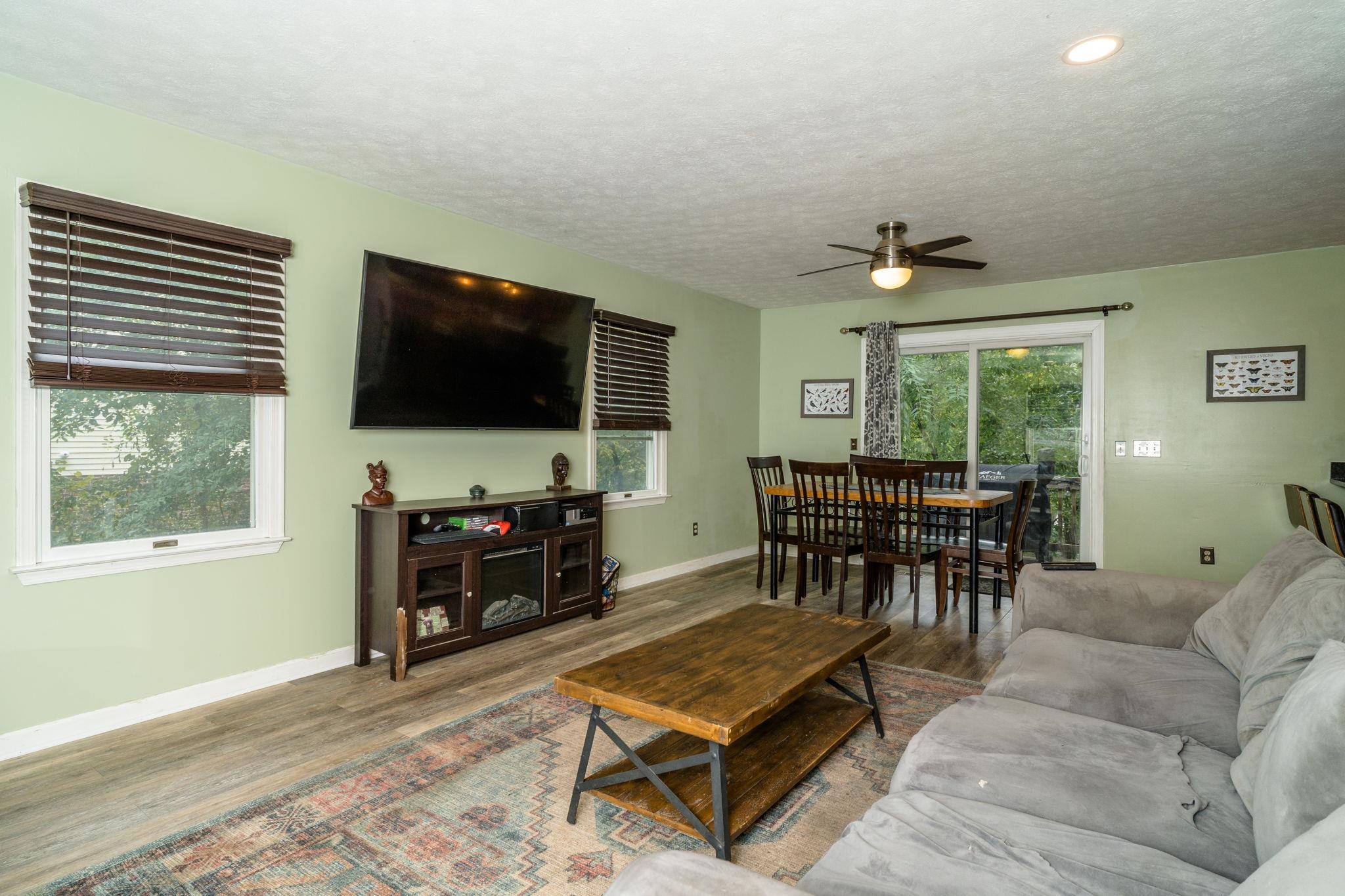 1033 BRIDLE CT, HARRISONBURG, Virginia 22801, 3 Bedrooms Bedrooms, ,2 BathroomsBathrooms,Residential,1033 BRIDLE CT,657178 MLS # 657178