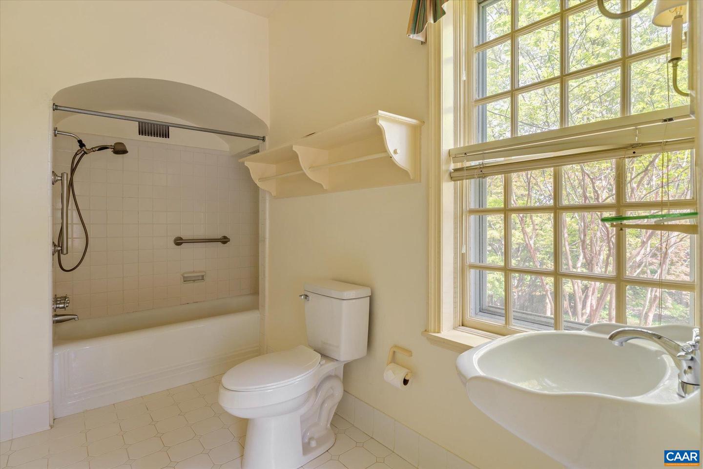 2001 THOMSON RD, CHARLOTTESVILLE, Virginia 22903, 4 Bedrooms Bedrooms, ,4 BathroomsBathrooms,Residential,For sale,2001 THOMSON RD,663834 MLS # 663834