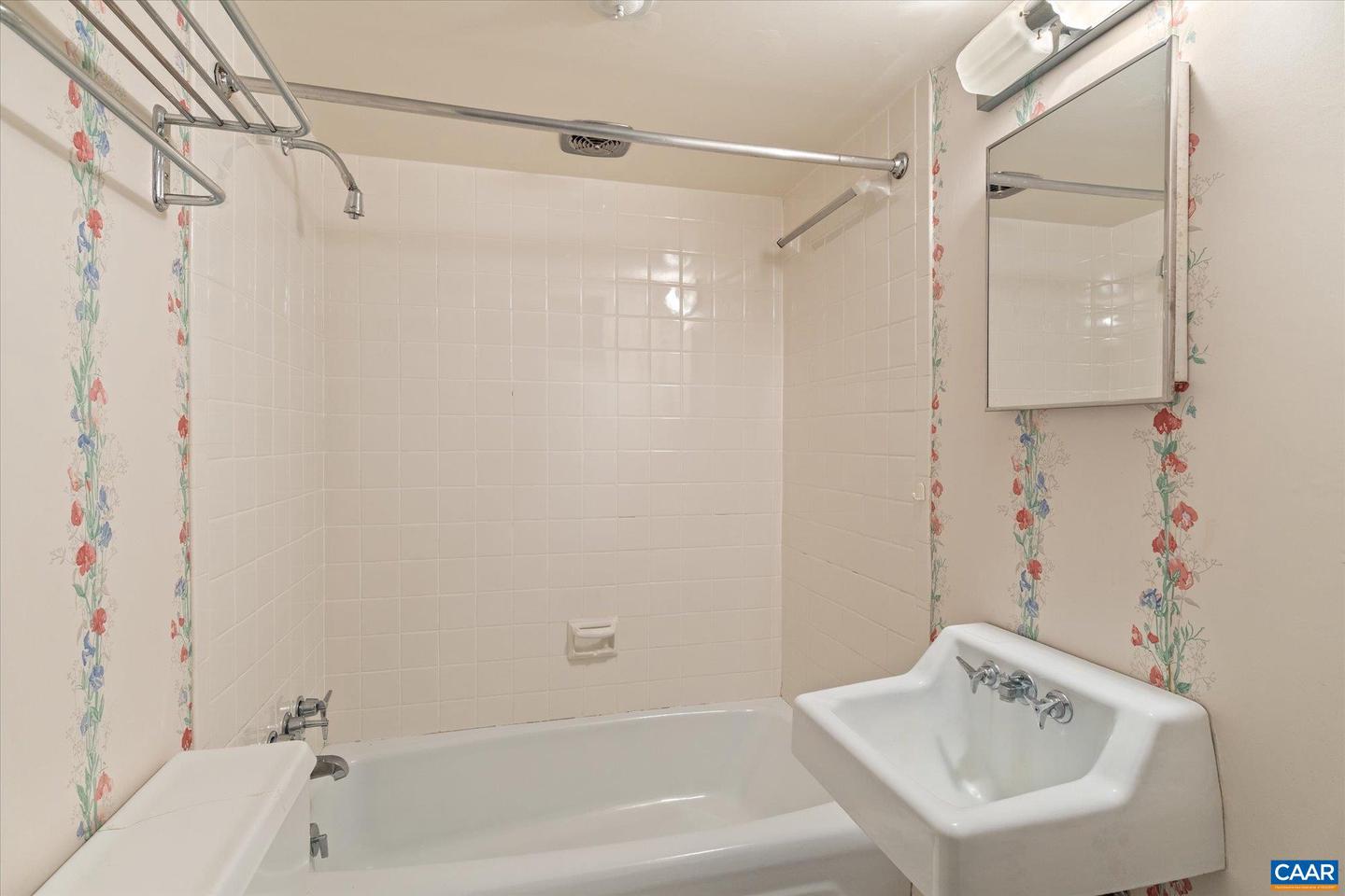 2001 THOMSON RD, CHARLOTTESVILLE, Virginia 22903, 4 Bedrooms Bedrooms, ,4 BathroomsBathrooms,Residential,For sale,2001 THOMSON RD,663834 MLS # 663834
