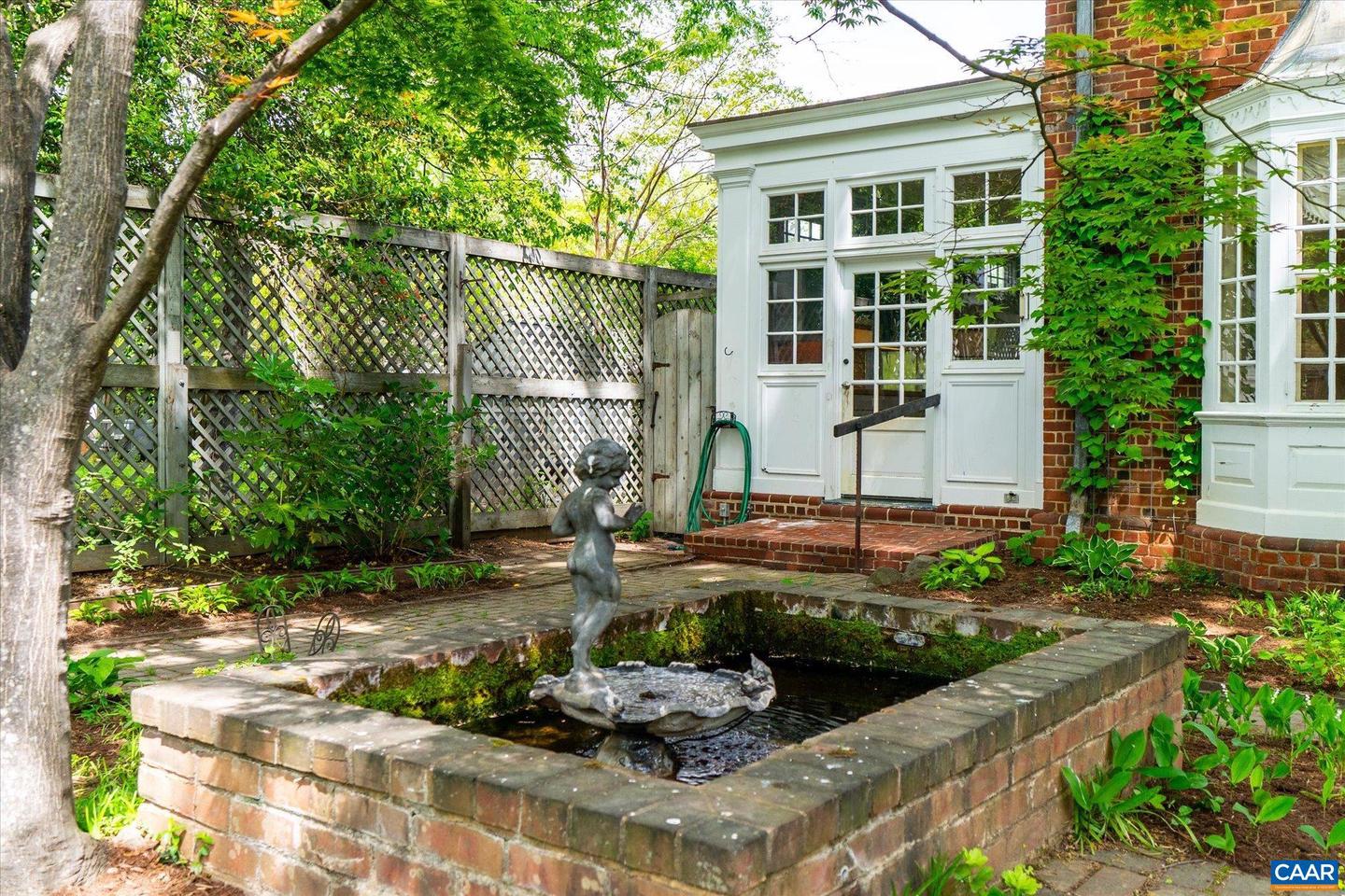 2001 THOMSON RD, CHARLOTTESVILLE, Virginia 22903, 4 Bedrooms Bedrooms, ,4 BathroomsBathrooms,Residential,For sale,2001 THOMSON RD,663834 MLS # 663834