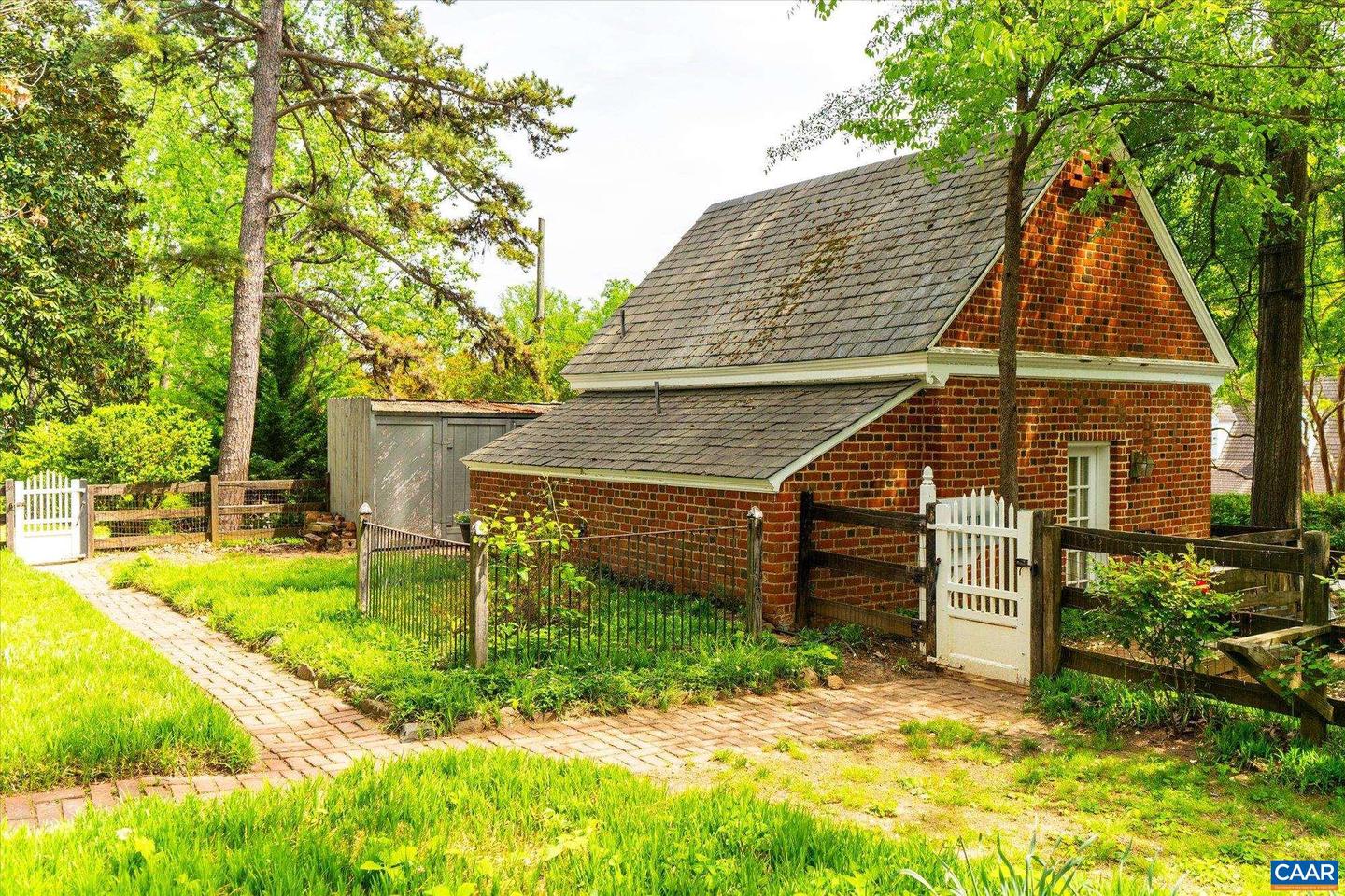 2001 THOMSON RD, CHARLOTTESVILLE, Virginia 22903, 4 Bedrooms Bedrooms, ,4 BathroomsBathrooms,Residential,For sale,2001 THOMSON RD,663834 MLS # 663834