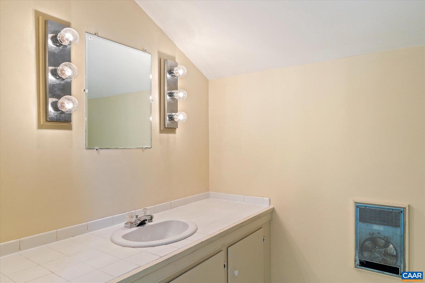 2001 THOMSON RD, CHARLOTTESVILLE, Virginia 22903, 4 Bedrooms Bedrooms, ,4 BathroomsBathrooms,Residential,For sale,2001 THOMSON RD,663834 MLS # 663834