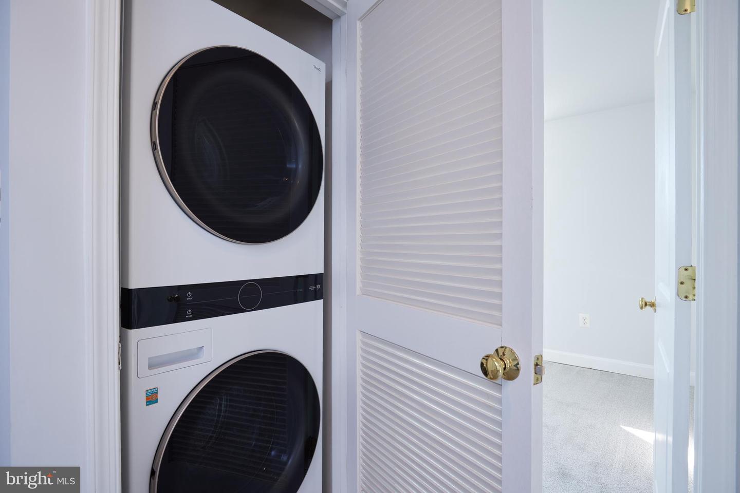 5401 9TH ST NW #301, WASHINGTON, District Of Columbia 20011, 2 Bedrooms Bedrooms, ,2 BathroomsBathrooms,Residential,For sale,5401 9TH ST NW #301,DCDC2198050 MLS # DCDC2198050