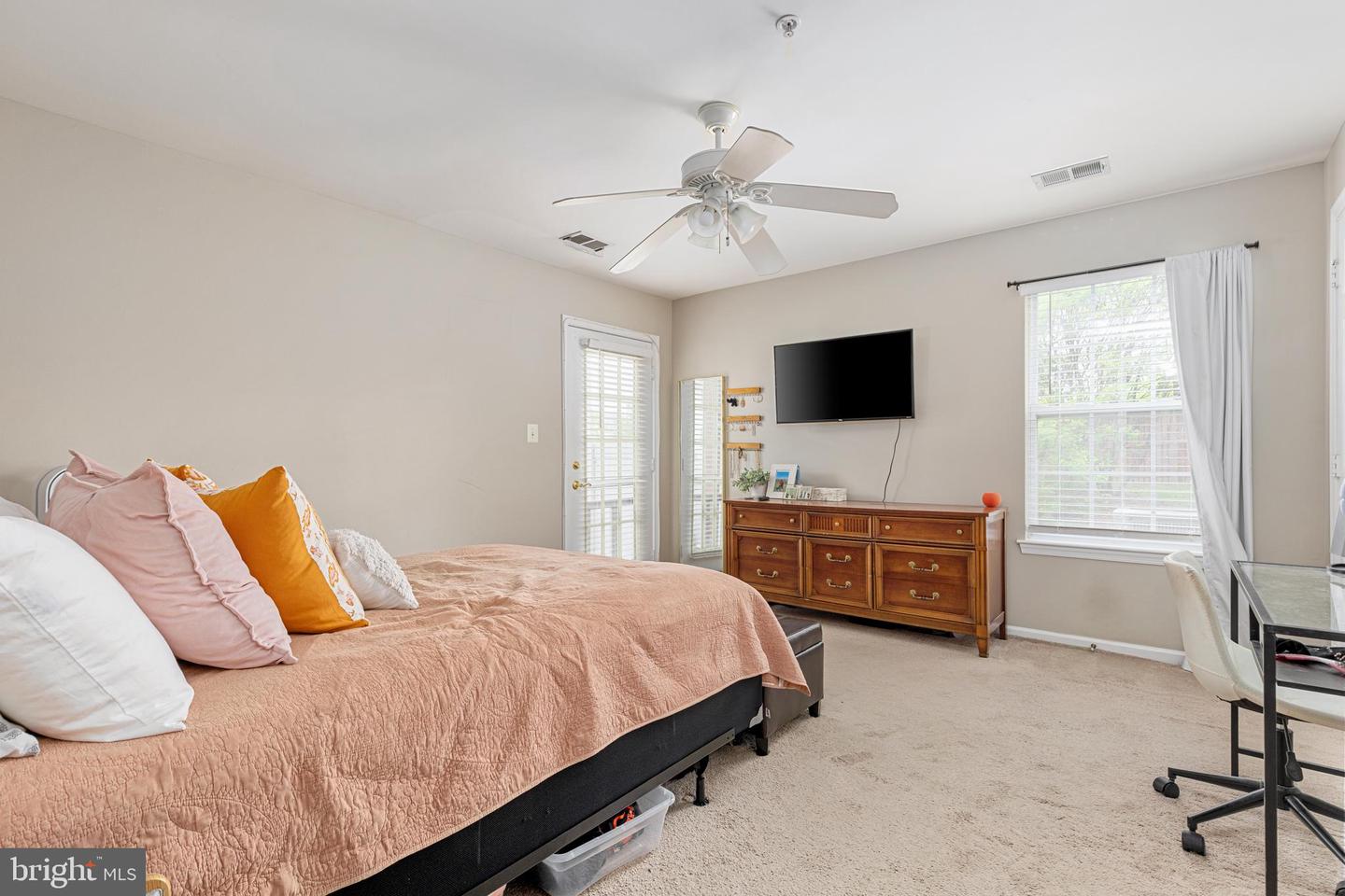631 CONSTELLATION SQ SE #A, LEESBURG, Virginia 20175, 2 Bedrooms Bedrooms, ,2 BathroomsBathrooms,Residential,For sale,631 CONSTELLATION SQ SE #A,VALO2095136 MLS # VALO2095136