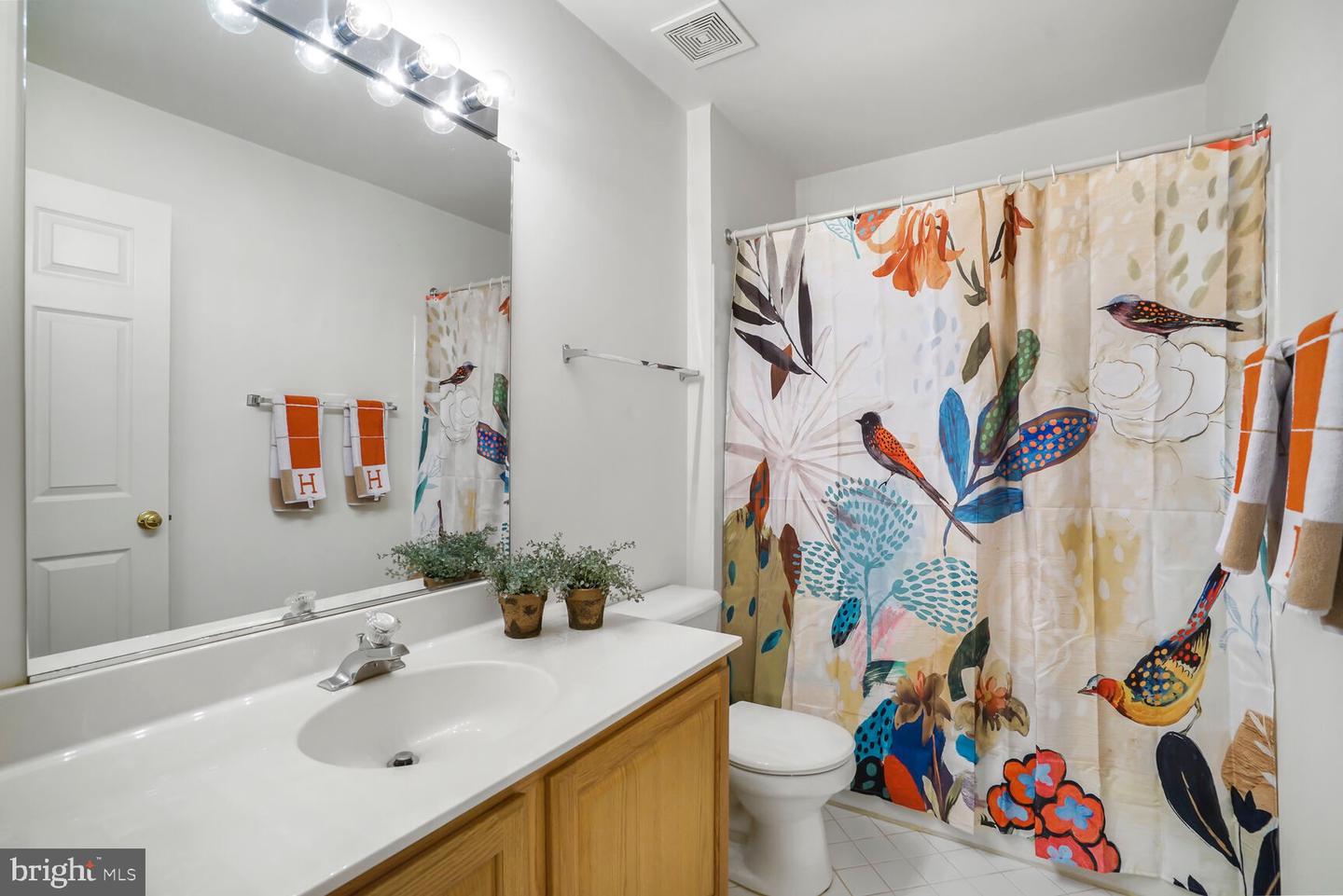 3016 FALLSWOOD GLEN CT, FALLS CHURCH, Virginia 22044, 3 Bedrooms Bedrooms, ,3 BathroomsBathrooms,Residential,For sale,3016 FALLSWOOD GLEN CT,VAFX2237538 MLS # VAFX2237538