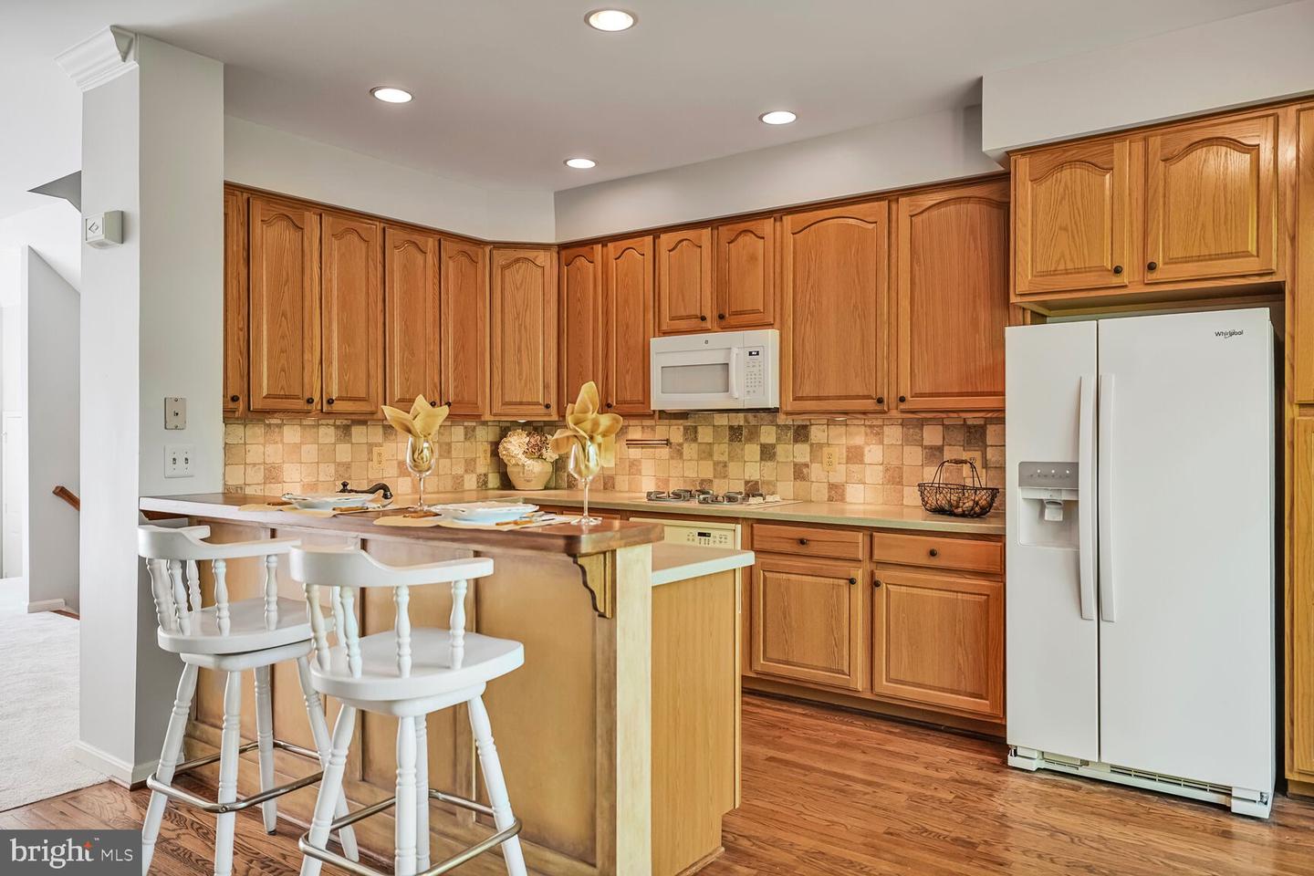 3016 FALLSWOOD GLEN CT, FALLS CHURCH, Virginia 22044, 3 Bedrooms Bedrooms, ,3 BathroomsBathrooms,Residential,For sale,3016 FALLSWOOD GLEN CT,VAFX2237538 MLS # VAFX2237538