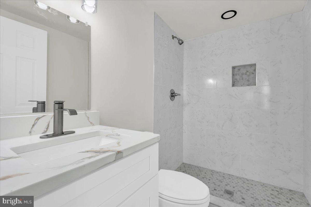 605 NORTHSIDE AVE, RICHMOND, Virginia 23222, 4 Bedrooms Bedrooms, 9 Rooms Rooms,3 BathroomsBathrooms,Residential,For sale,605 NORTHSIDE AVE,VARC2000664 MLS # VARC2000664