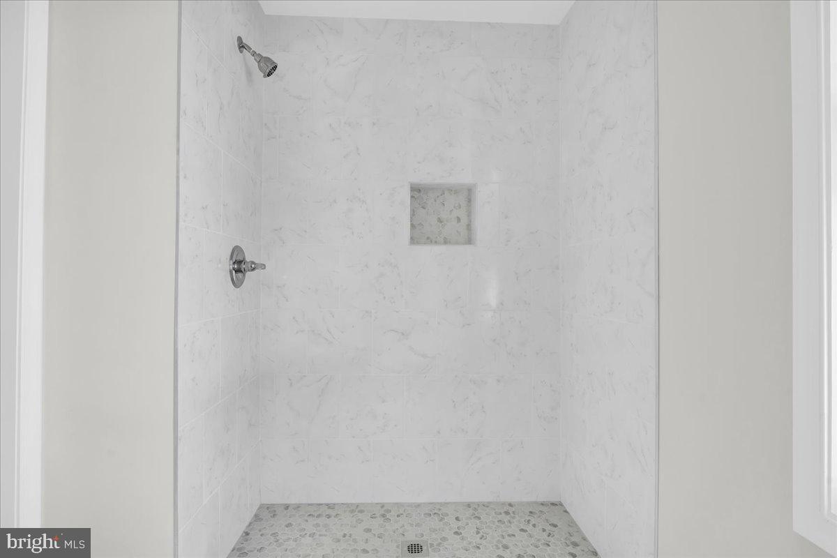 605 NORTHSIDE AVE, RICHMOND, Virginia 23222, 4 Bedrooms Bedrooms, 9 Rooms Rooms,3 BathroomsBathrooms,Residential,For sale,605 NORTHSIDE AVE,VARC2000664 MLS # VARC2000664