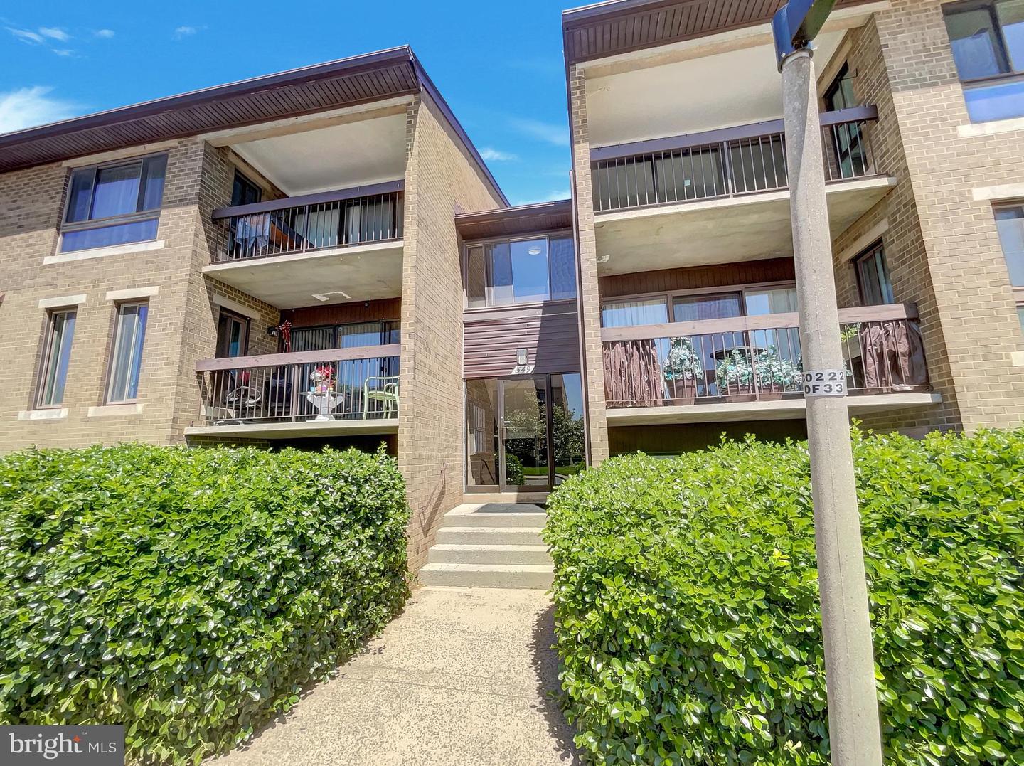 549 FLORIDA AVE #204, HERNDON, Virginia 20170, 2 Bedrooms Bedrooms, ,2 BathroomsBathrooms,Residential,For sale,549 FLORIDA AVE #204,VAFX2237552 MLS # VAFX2237552