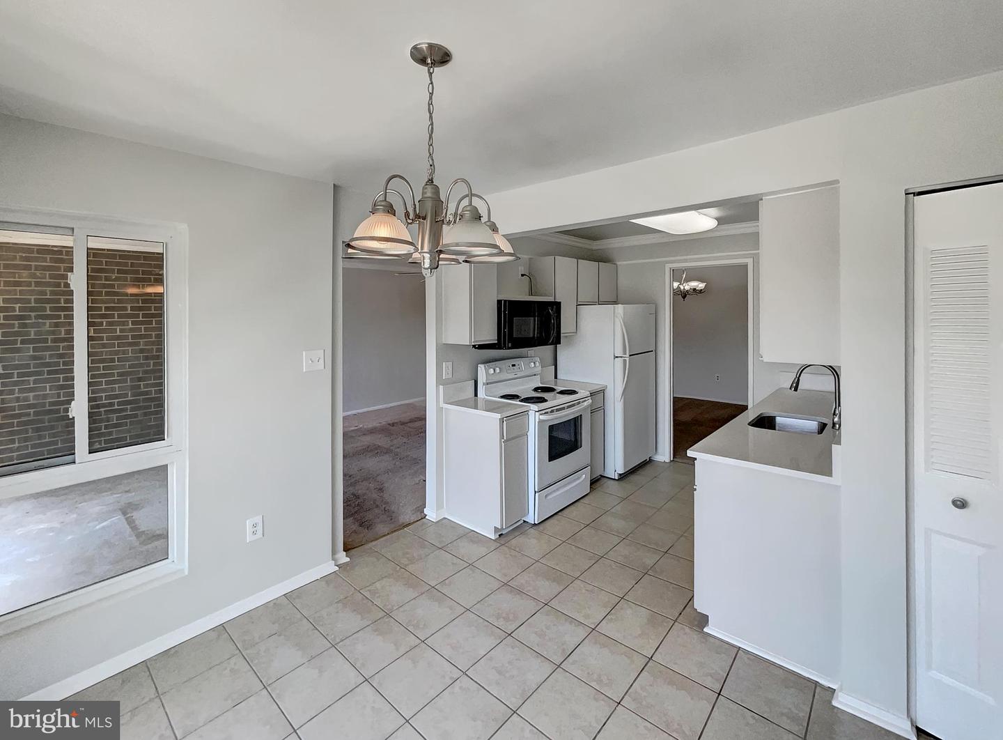 549 FLORIDA AVE #204, HERNDON, Virginia 20170, 2 Bedrooms Bedrooms, ,2 BathroomsBathrooms,Residential,For sale,549 FLORIDA AVE #204,VAFX2237552 MLS # VAFX2237552