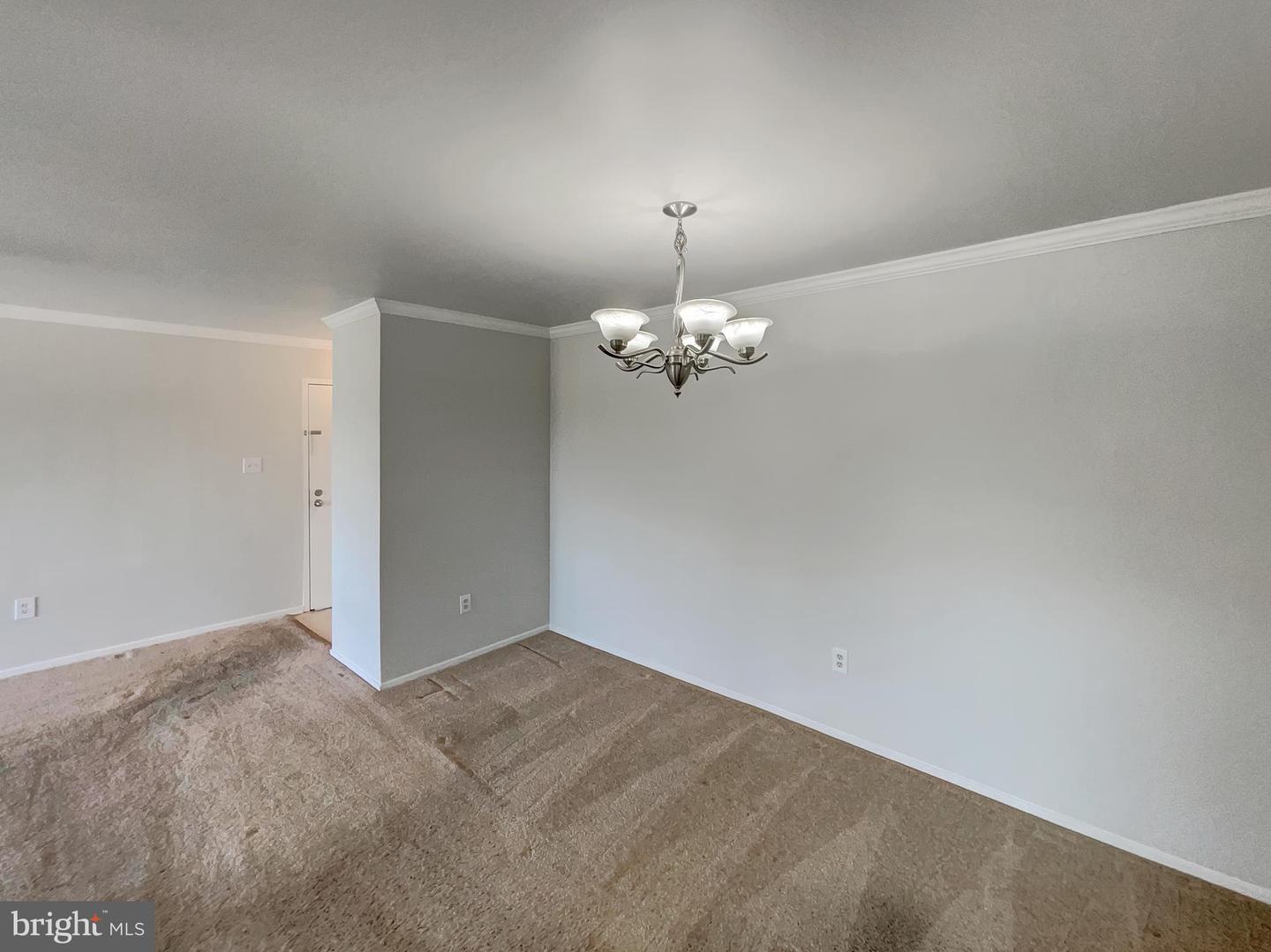549 FLORIDA AVE #204, HERNDON, Virginia 20170, 2 Bedrooms Bedrooms, ,2 BathroomsBathrooms,Residential,For sale,549 FLORIDA AVE #204,VAFX2237552 MLS # VAFX2237552