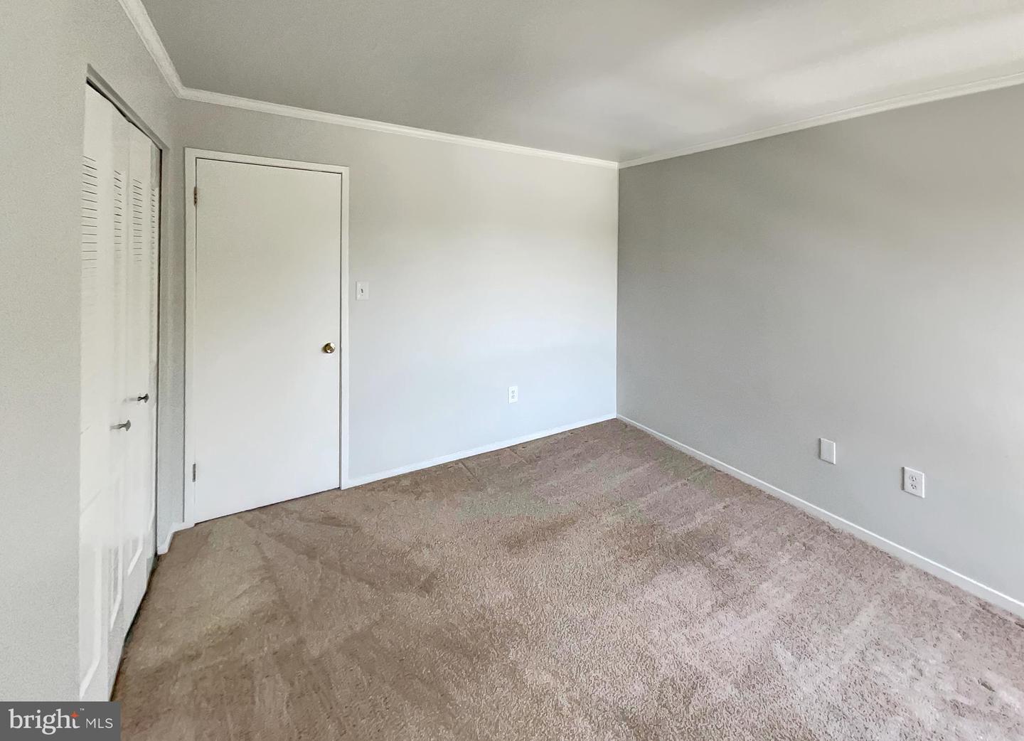 549 FLORIDA AVE #204, HERNDON, Virginia 20170, 2 Bedrooms Bedrooms, ,2 BathroomsBathrooms,Residential,For sale,549 FLORIDA AVE #204,VAFX2237552 MLS # VAFX2237552