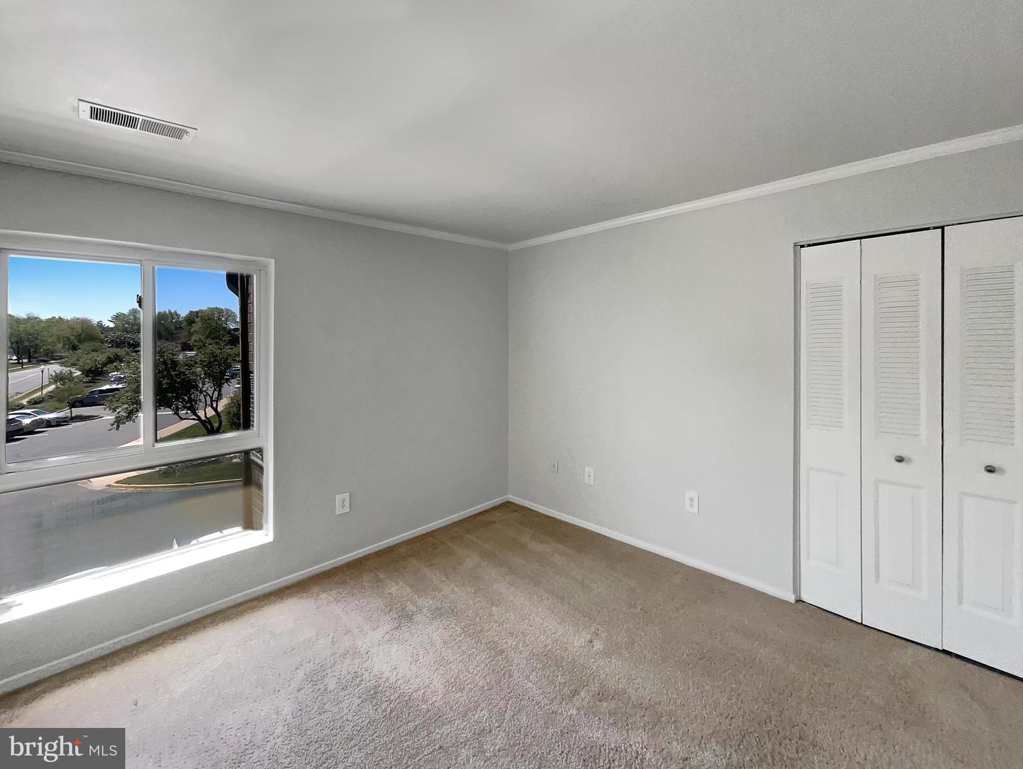 549 FLORIDA AVE #204, HERNDON, Virginia 20170, 2 Bedrooms Bedrooms, ,2 BathroomsBathrooms,Residential,For sale,549 FLORIDA AVE #204,VAFX2237552 MLS # VAFX2237552