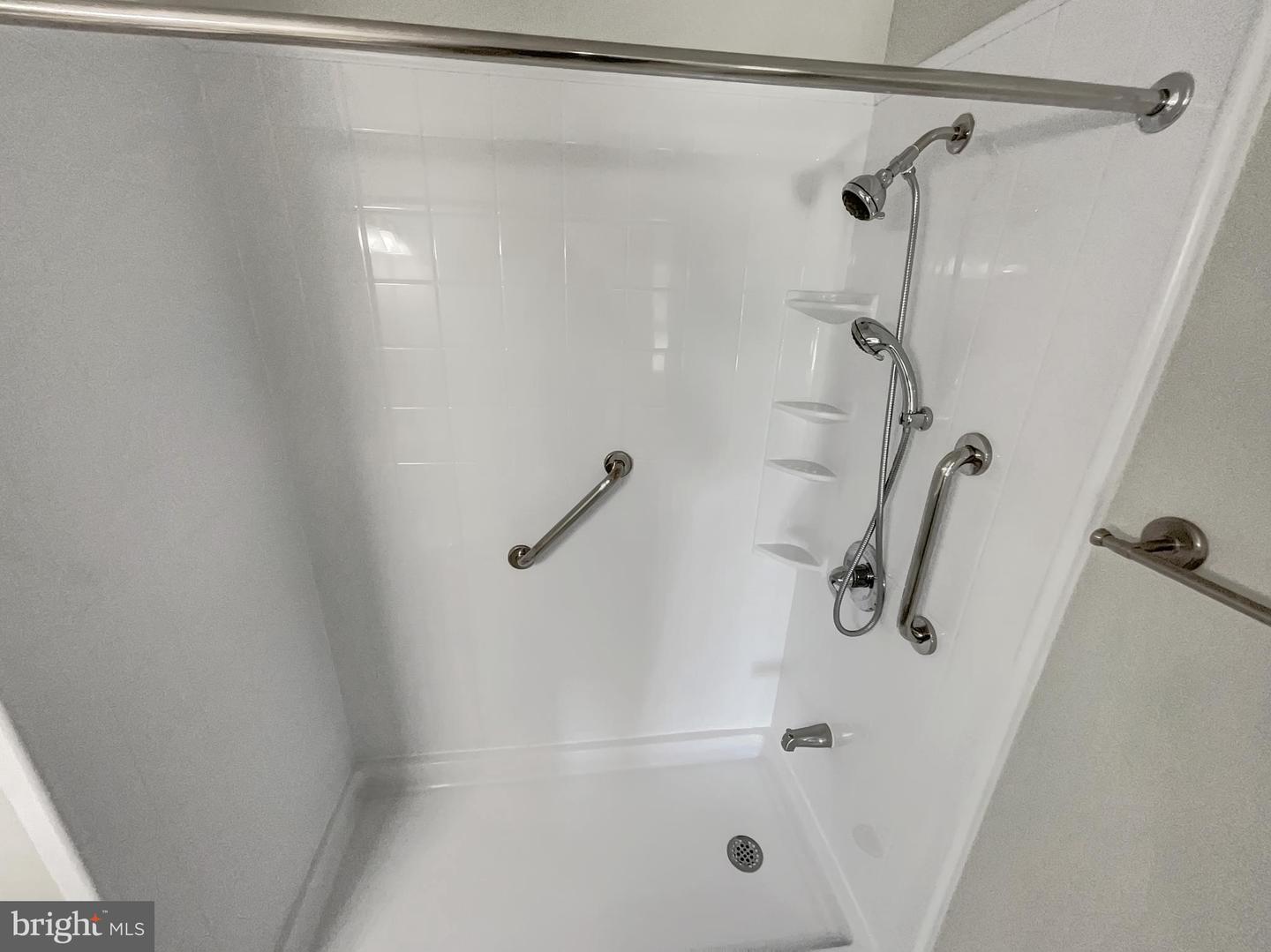 549 FLORIDA AVE #204, HERNDON, Virginia 20170, 2 Bedrooms Bedrooms, ,2 BathroomsBathrooms,Residential,For sale,549 FLORIDA AVE #204,VAFX2237552 MLS # VAFX2237552