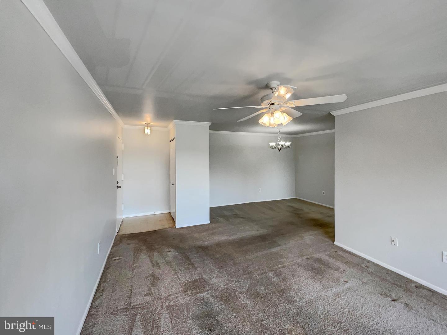 549 FLORIDA AVE #204, HERNDON, Virginia 20170, 2 Bedrooms Bedrooms, ,2 BathroomsBathrooms,Residential,For sale,549 FLORIDA AVE #204,VAFX2237552 MLS # VAFX2237552