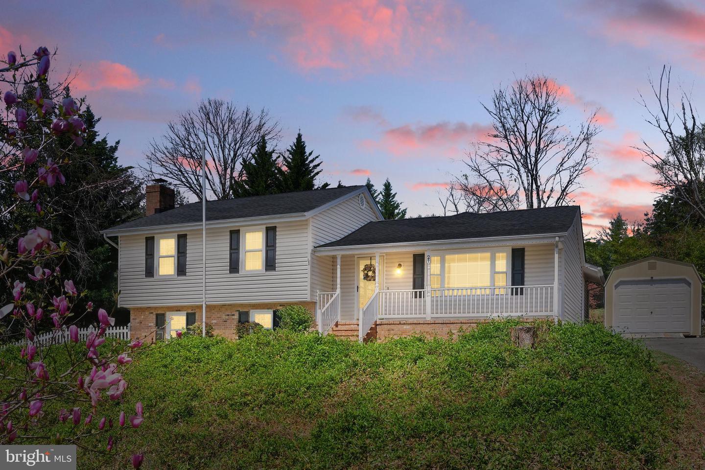 21 RIDGEMORE CIR, FREDERICKSBURG, Virginia 22405, 3 Bedrooms Bedrooms, ,3 BathroomsBathrooms,Residential,For sale,21 RIDGEMORE CIR,VAST2038354 MLS # VAST2038354
