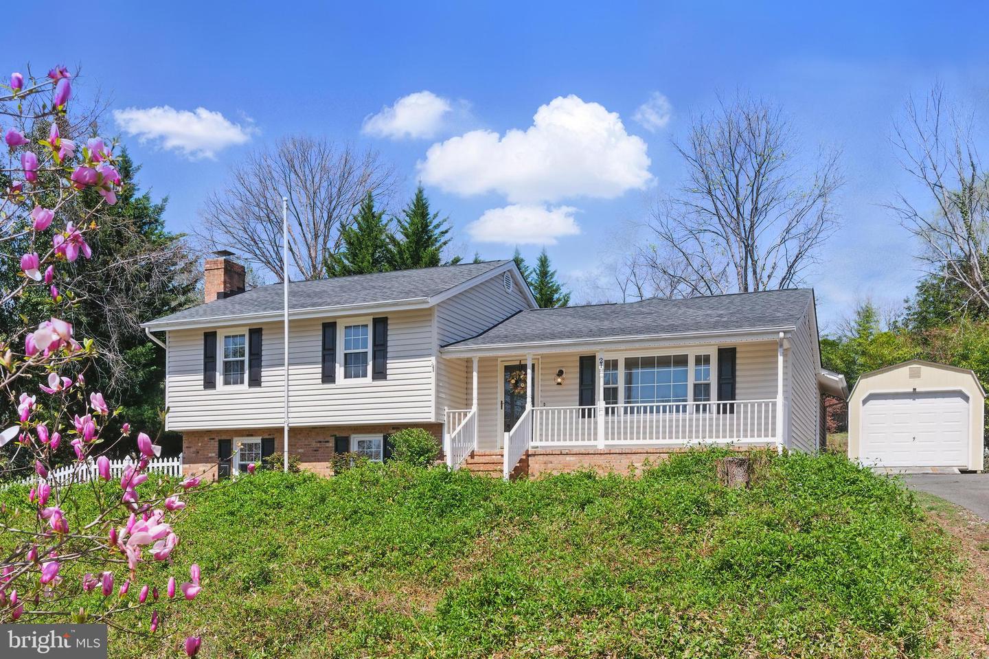 21 RIDGEMORE CIR, FREDERICKSBURG, Virginia 22405, 3 Bedrooms Bedrooms, ,3 BathroomsBathrooms,Residential,For sale,21 RIDGEMORE CIR,VAST2038354 MLS # VAST2038354