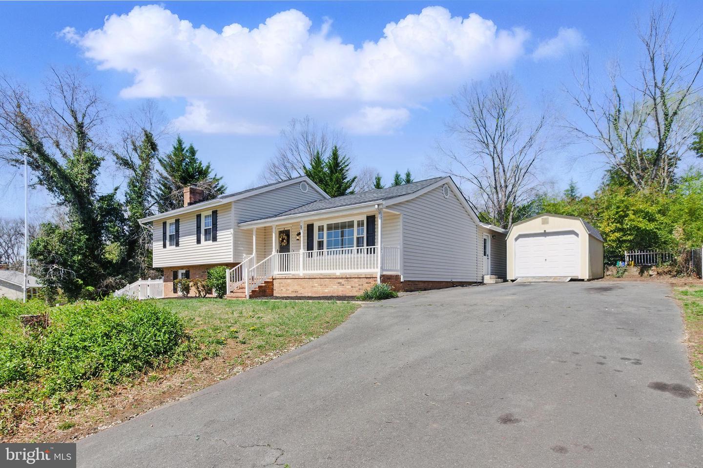 21 RIDGEMORE CIR, FREDERICKSBURG, Virginia 22405, 3 Bedrooms Bedrooms, ,3 BathroomsBathrooms,Residential,For sale,21 RIDGEMORE CIR,VAST2038354 MLS # VAST2038354