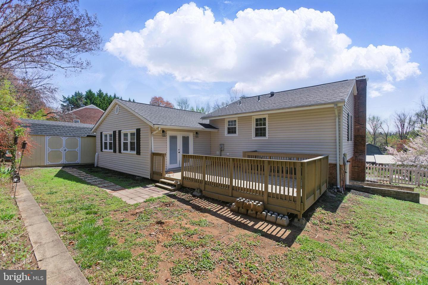 21 RIDGEMORE CIR, FREDERICKSBURG, Virginia 22405, 3 Bedrooms Bedrooms, ,3 BathroomsBathrooms,Residential,For sale,21 RIDGEMORE CIR,VAST2038354 MLS # VAST2038354