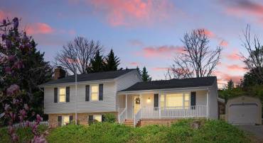 21 RIDGEMORE CIR, FREDERICKSBURG, Virginia 22405, 3 Bedrooms Bedrooms, ,3 BathroomsBathrooms,Residential,For sale,21 RIDGEMORE CIR,VAST2038354 MLS # VAST2038354