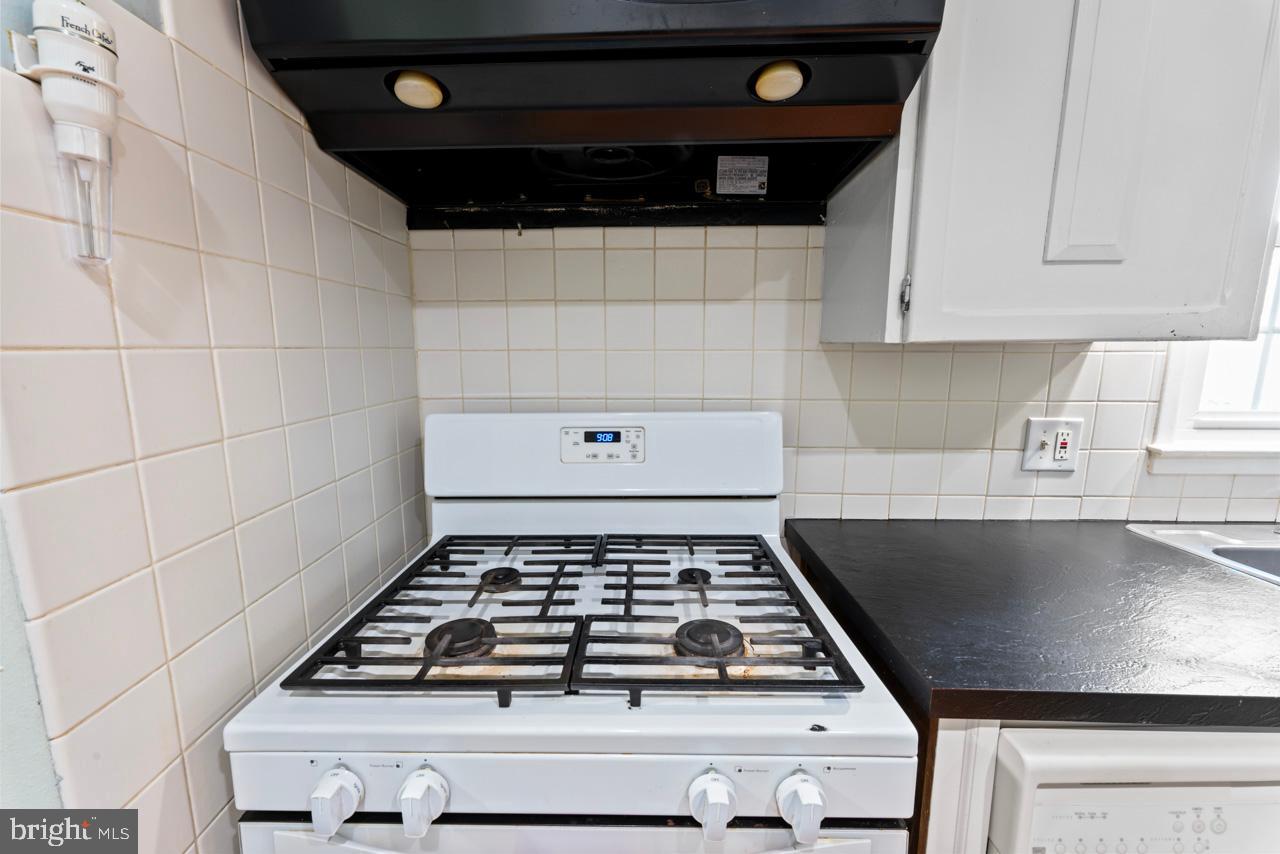 14526 FULLERTON RD, WOODBRIDGE, Virginia 22193, 4 Bedrooms Bedrooms, ,2 BathroomsBathrooms,Residential,For sale,14526 FULLERTON RD,VAPW2093450 MLS # VAPW2093450