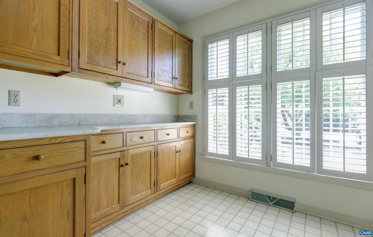 560 WORTHINGTON DR, CHARLOTTESVILLE, Virginia 22903, 2 Bedrooms Bedrooms, ,2 BathroomsBathrooms,Residential,For sale,560 WORTHINGTON DR,663872 MLS # 663872