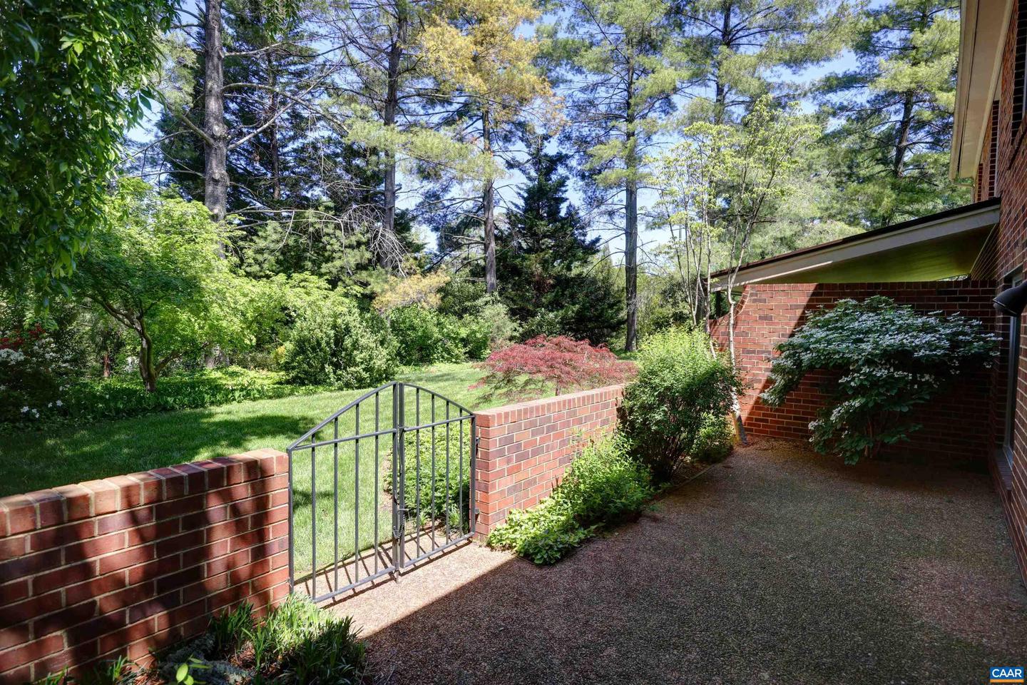 560 WORTHINGTON DR, CHARLOTTESVILLE, Virginia 22903, 2 Bedrooms Bedrooms, ,2 BathroomsBathrooms,Residential,For sale,560 WORTHINGTON DR,663872 MLS # 663872