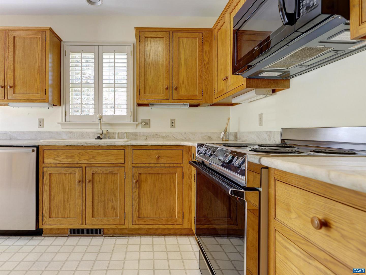 560 WORTHINGTON DR, CHARLOTTESVILLE, Virginia 22903, 2 Bedrooms Bedrooms, ,2 BathroomsBathrooms,Residential,For sale,560 WORTHINGTON DR,663872 MLS # 663872