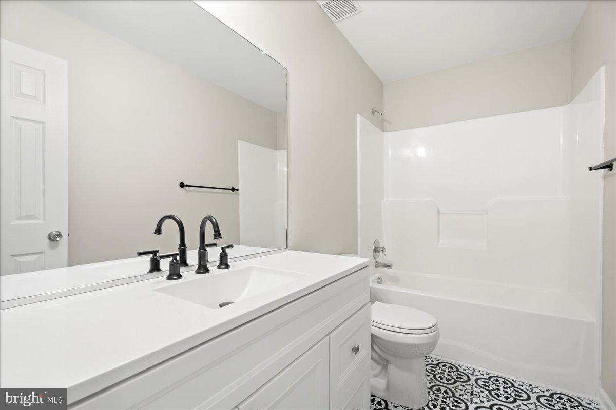10418 BRYNMORE DR, NORTH CHESTERFIELD, Virginia 23224, 5 Bedrooms Bedrooms, ,3 BathroomsBathrooms,Residential,For sale,10418 BRYNMORE DR,VACF2001128 MLS # VACF2001128