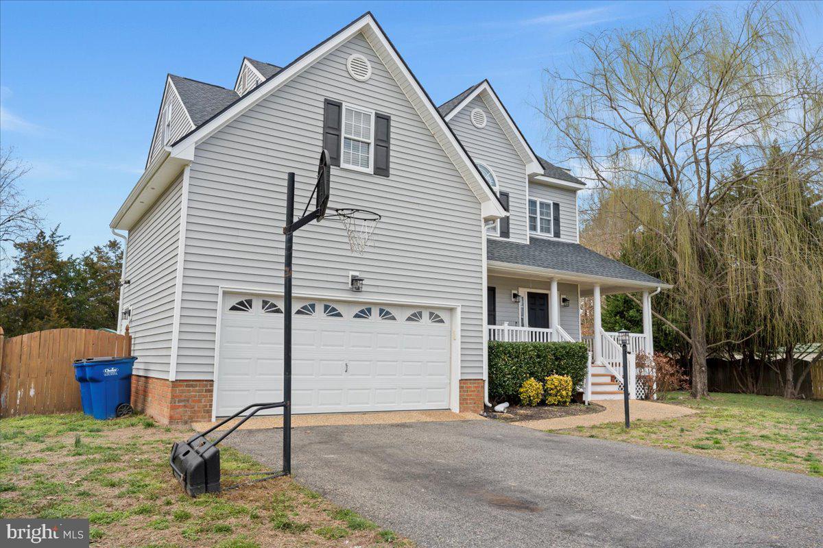 10418 BRYNMORE DR, NORTH CHESTERFIELD, Virginia 23224, 5 Bedrooms Bedrooms, ,3 BathroomsBathrooms,Residential,For sale,10418 BRYNMORE DR,VACF2001128 MLS # VACF2001128