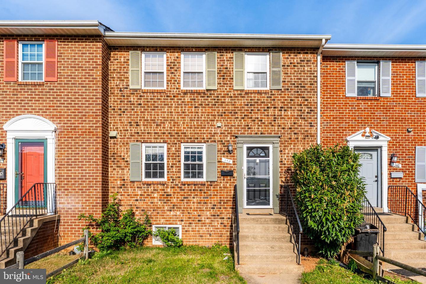 148 MEADOWS LN NE, LEESBURG, Virginia 20176, 3 Bedrooms Bedrooms, ,3 BathroomsBathrooms,Residential,For sale,148 MEADOWS LN NE,VALO2095176 MLS # VALO2095176