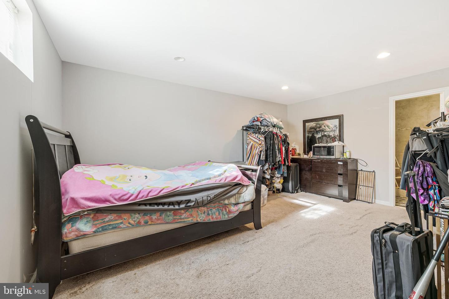 148 MEADOWS LN NE, LEESBURG, Virginia 20176, 3 Bedrooms Bedrooms, ,3 BathroomsBathrooms,Residential,For sale,148 MEADOWS LN NE,VALO2095176 MLS # VALO2095176