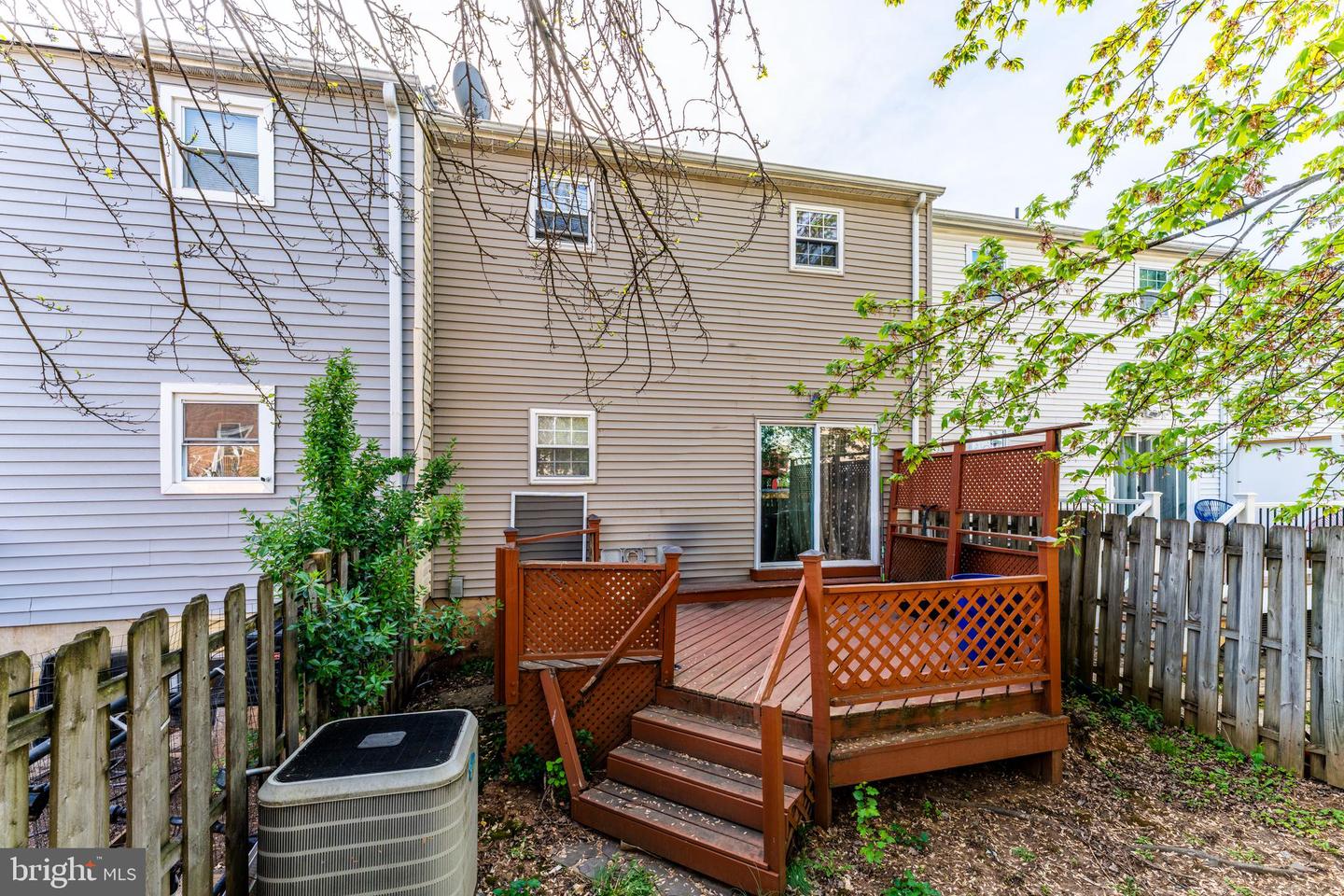 148 MEADOWS LN NE, LEESBURG, Virginia 20176, 3 Bedrooms Bedrooms, ,3 BathroomsBathrooms,Residential,For sale,148 MEADOWS LN NE,VALO2095176 MLS # VALO2095176