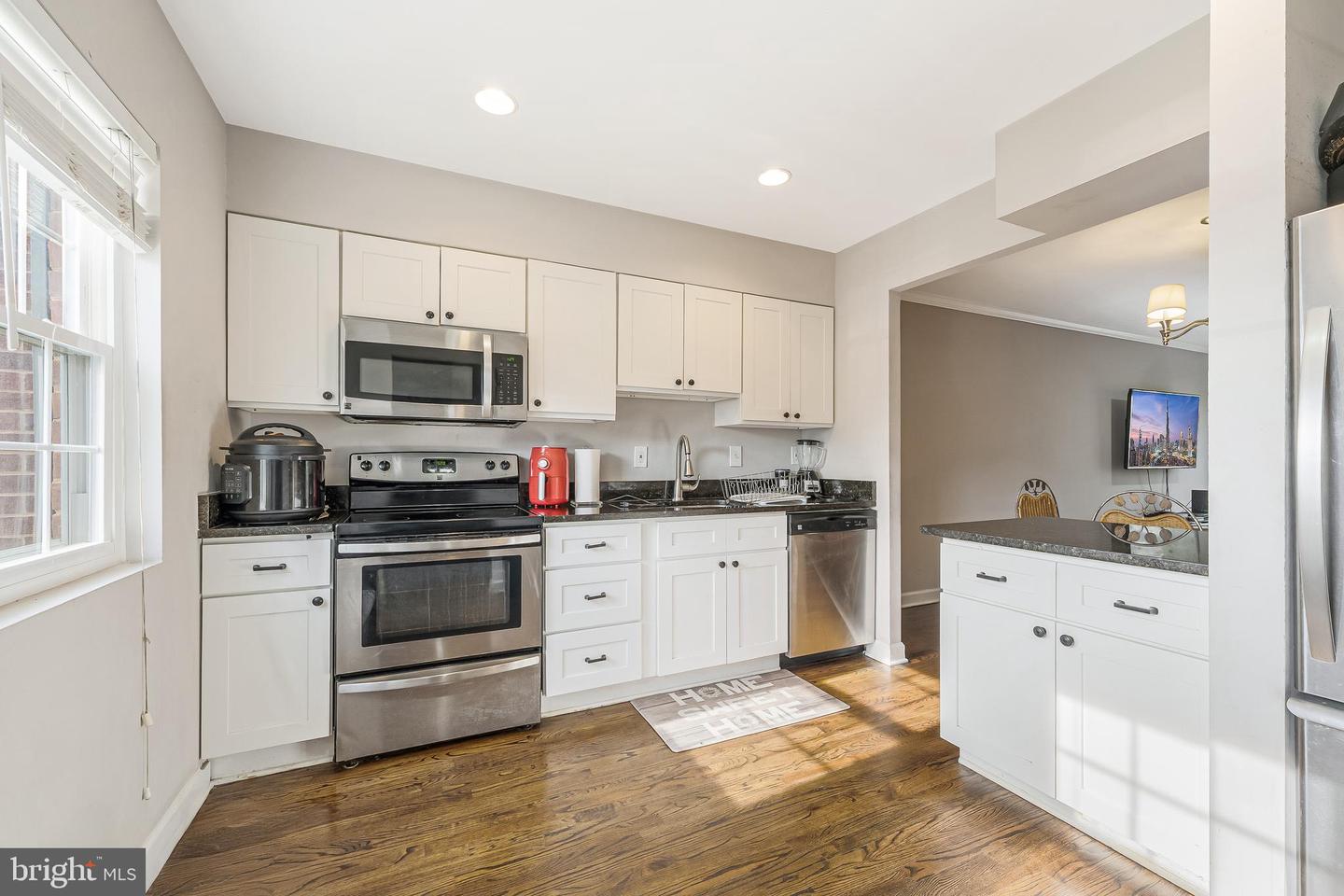148 MEADOWS LN NE, LEESBURG, Virginia 20176, 3 Bedrooms Bedrooms, ,3 BathroomsBathrooms,Residential,For sale,148 MEADOWS LN NE,VALO2095176 MLS # VALO2095176