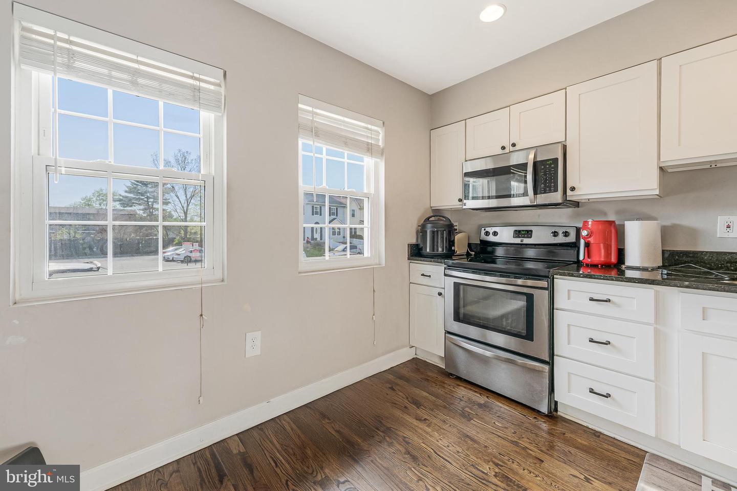 148 MEADOWS LN NE, LEESBURG, Virginia 20176, 3 Bedrooms Bedrooms, ,3 BathroomsBathrooms,Residential,For sale,148 MEADOWS LN NE,VALO2095176 MLS # VALO2095176