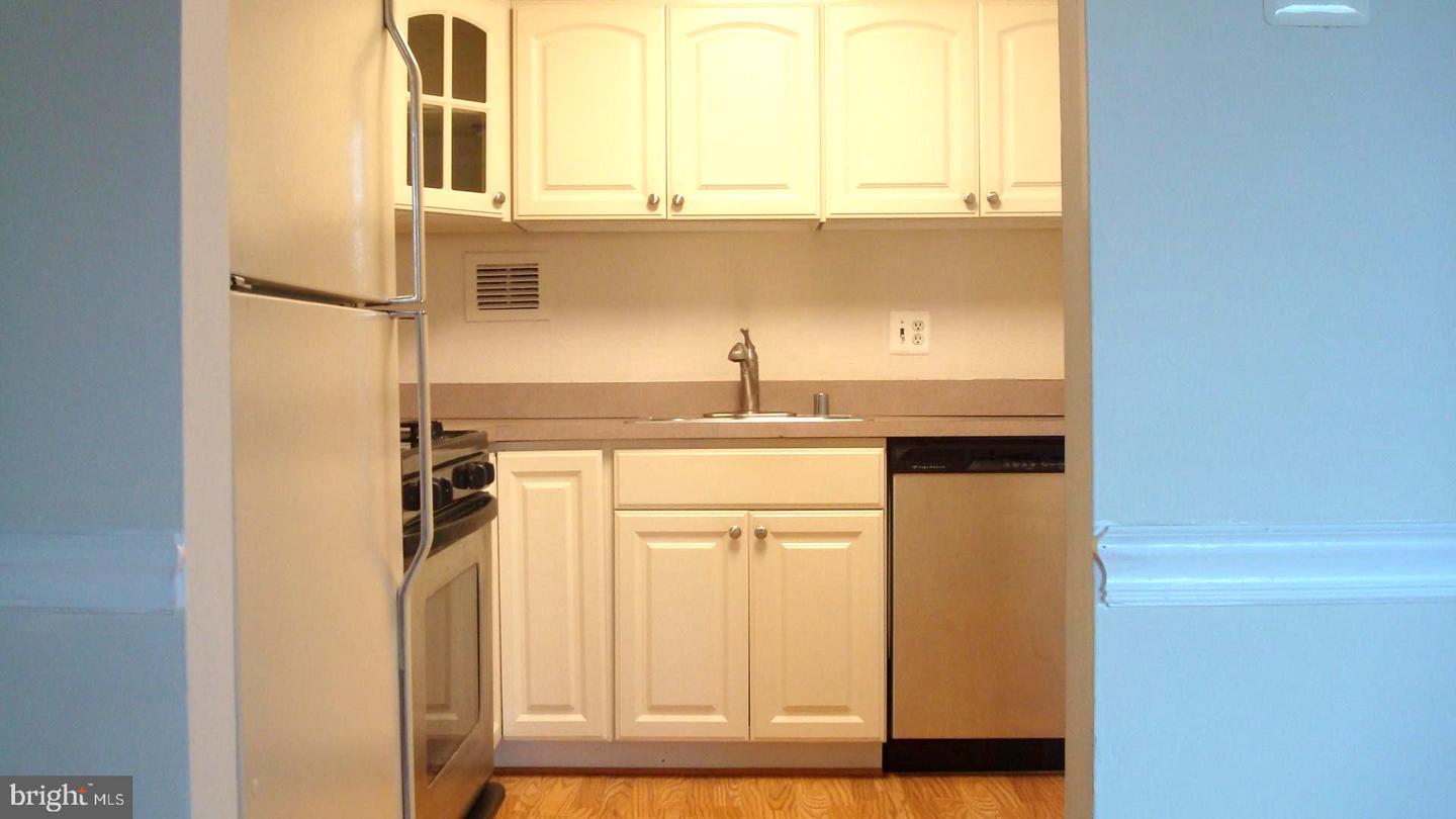 2624 REDCOAT DR #162, ALEXANDRIA, Virginia 22303, 2 Bedrooms Bedrooms, ,1 BathroomBathrooms,Residential,For sale,2624 REDCOAT DR #162,VAFX2237622 MLS # VAFX2237622