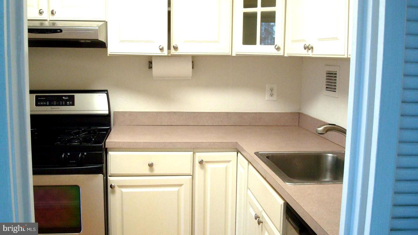 2624 REDCOAT DR #162, ALEXANDRIA, Virginia 22303, 2 Bedrooms Bedrooms, ,1 BathroomBathrooms,Residential,For sale,2624 REDCOAT DR #162,VAFX2237622 MLS # VAFX2237622