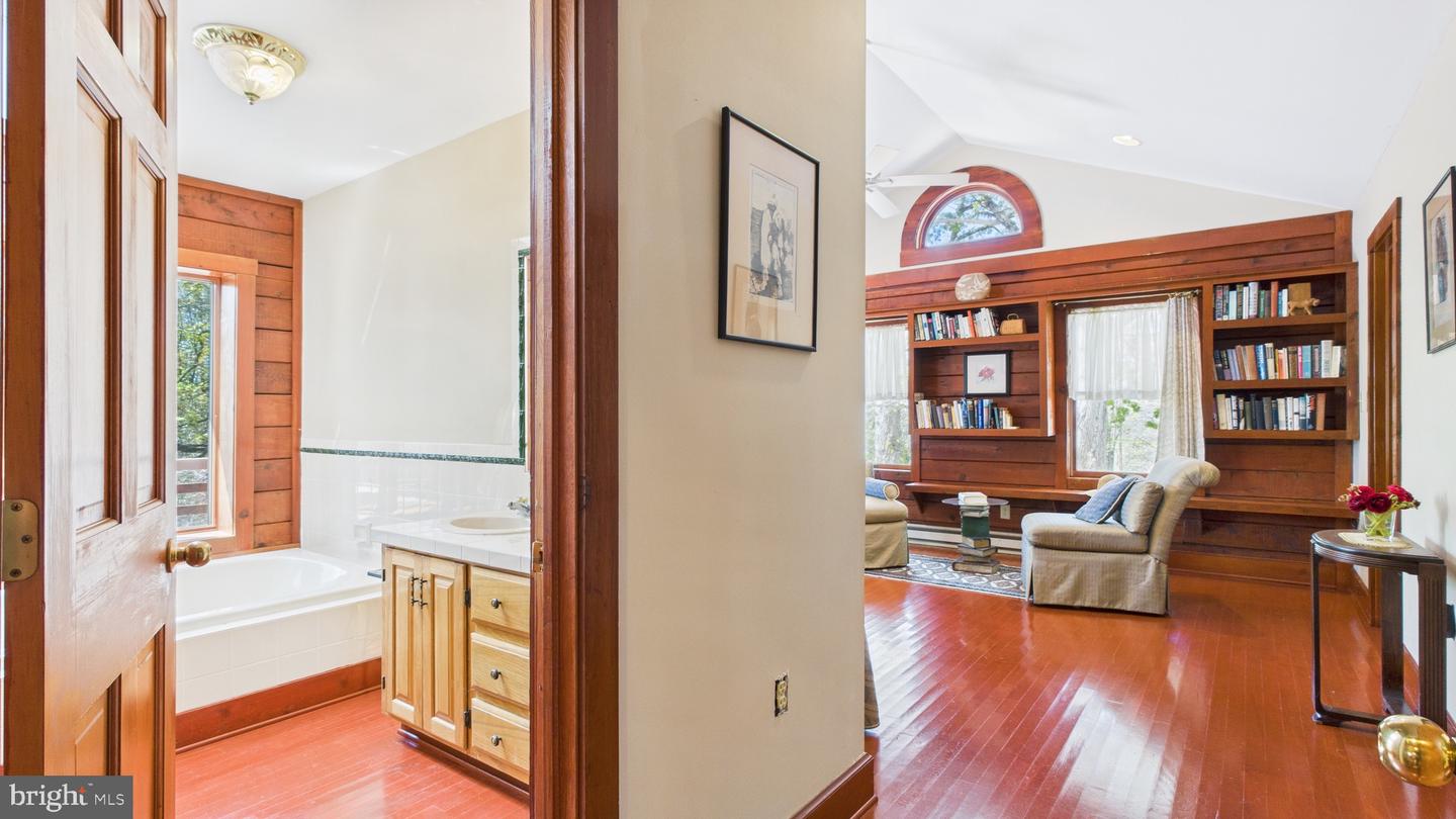 974 CROSS MOUNTAIN RD, LURAY, Virginia 22835, 4 Bedrooms Bedrooms, 6 Rooms Rooms,4 BathroomsBathrooms,Residential,For sale,974 CROSS MOUNTAIN RD,VAPA2004850 MLS # VAPA2004850