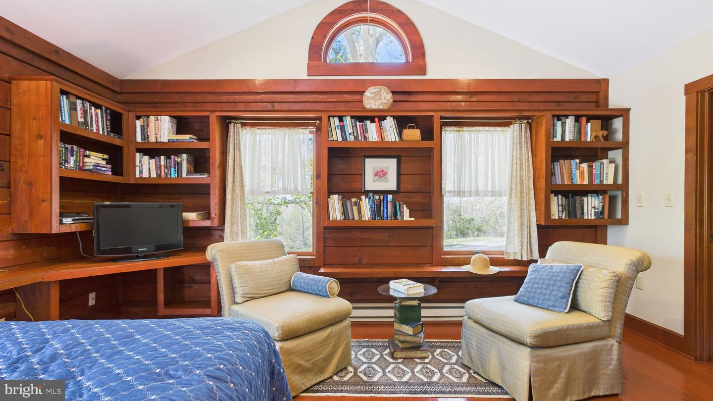 974 CROSS MOUNTAIN RD, LURAY, Virginia 22835, 4 Bedrooms Bedrooms, 6 Rooms Rooms,4 BathroomsBathrooms,Residential,For sale,974 CROSS MOUNTAIN RD,VAPA2004850 MLS # VAPA2004850